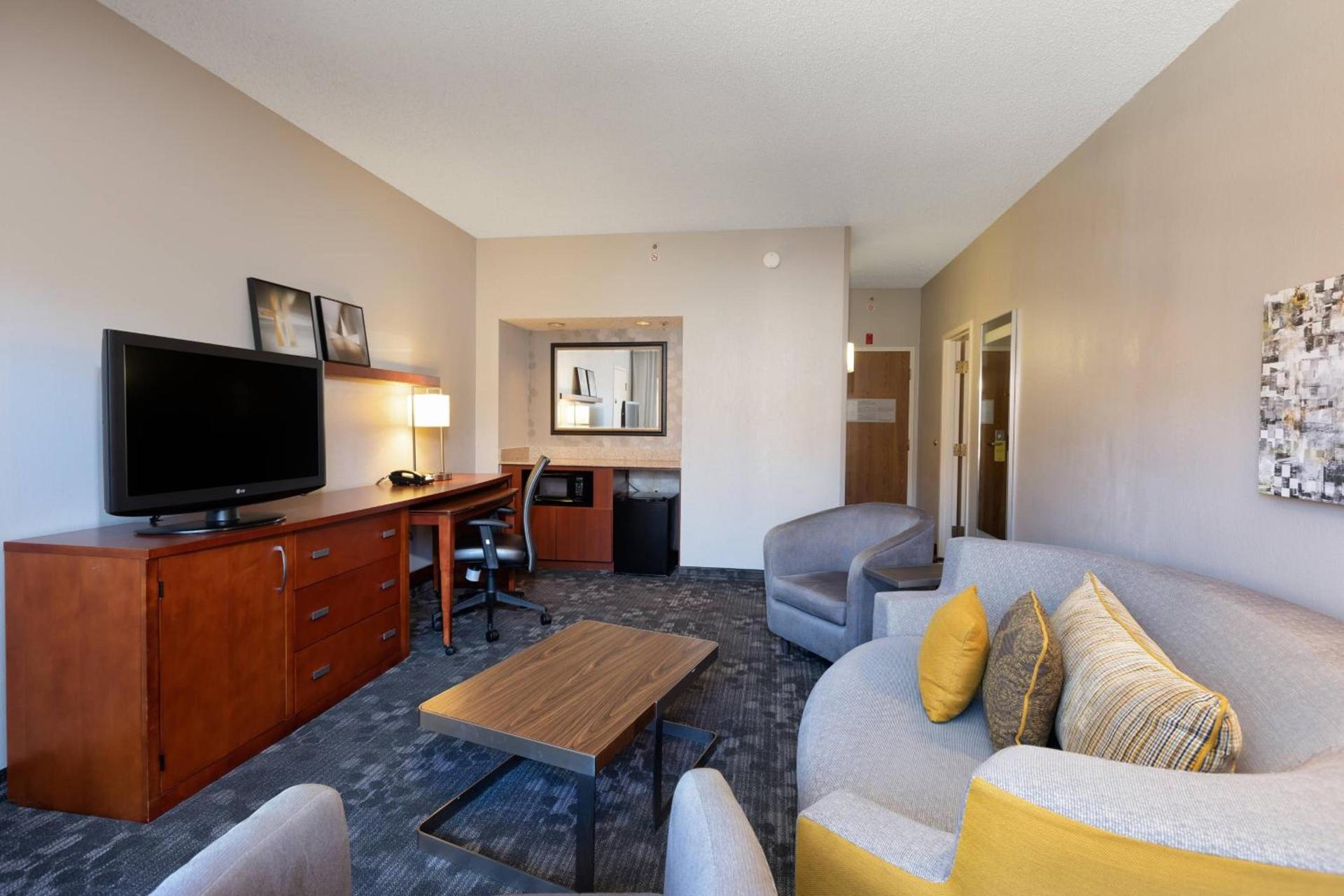 Courtyard by Marriott Dallas-Fort Worth/Bedford photo 44