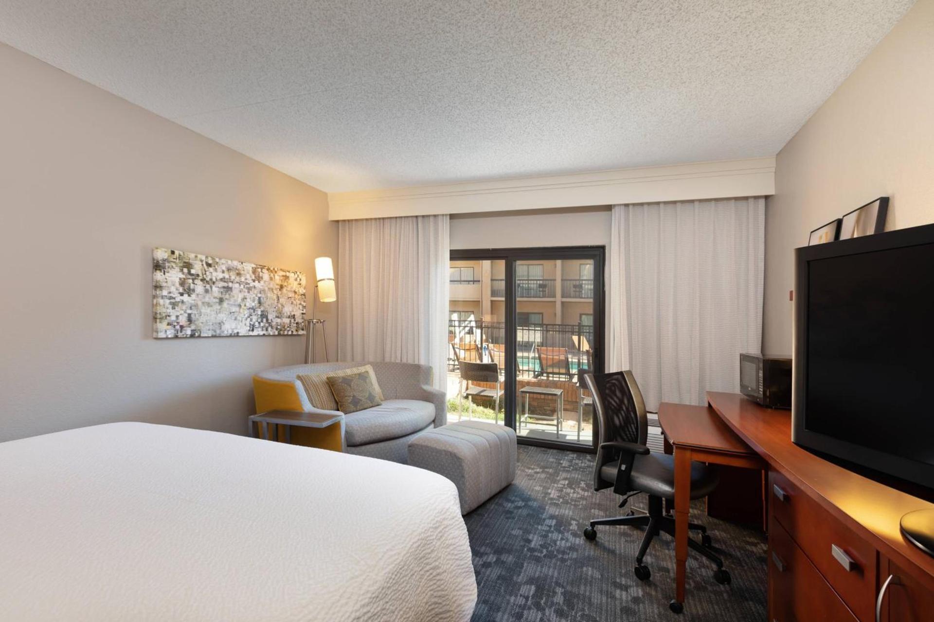 Courtyard by Marriott Dallas-Fort Worth/Bedford photo 29
