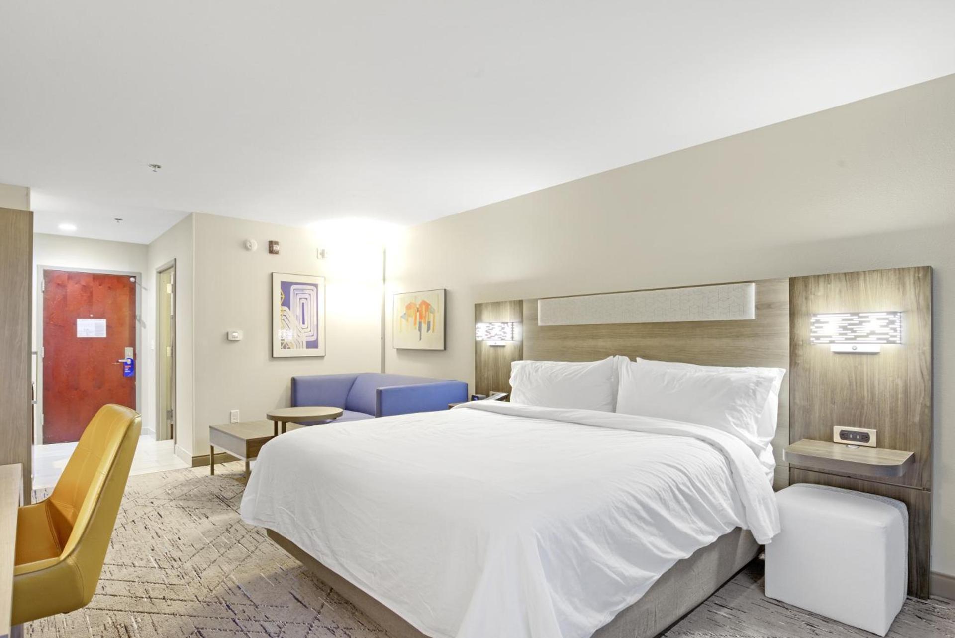 Holiday Inn Express - Gulfport Beach by IHG photo 13