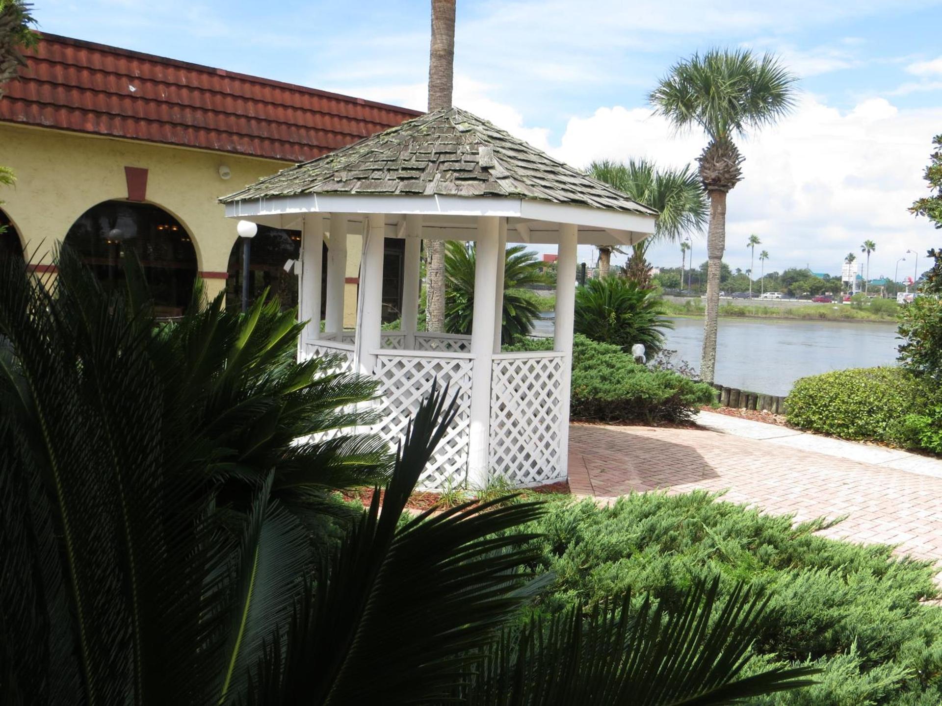 Maingate Lakeside Resort photo 9