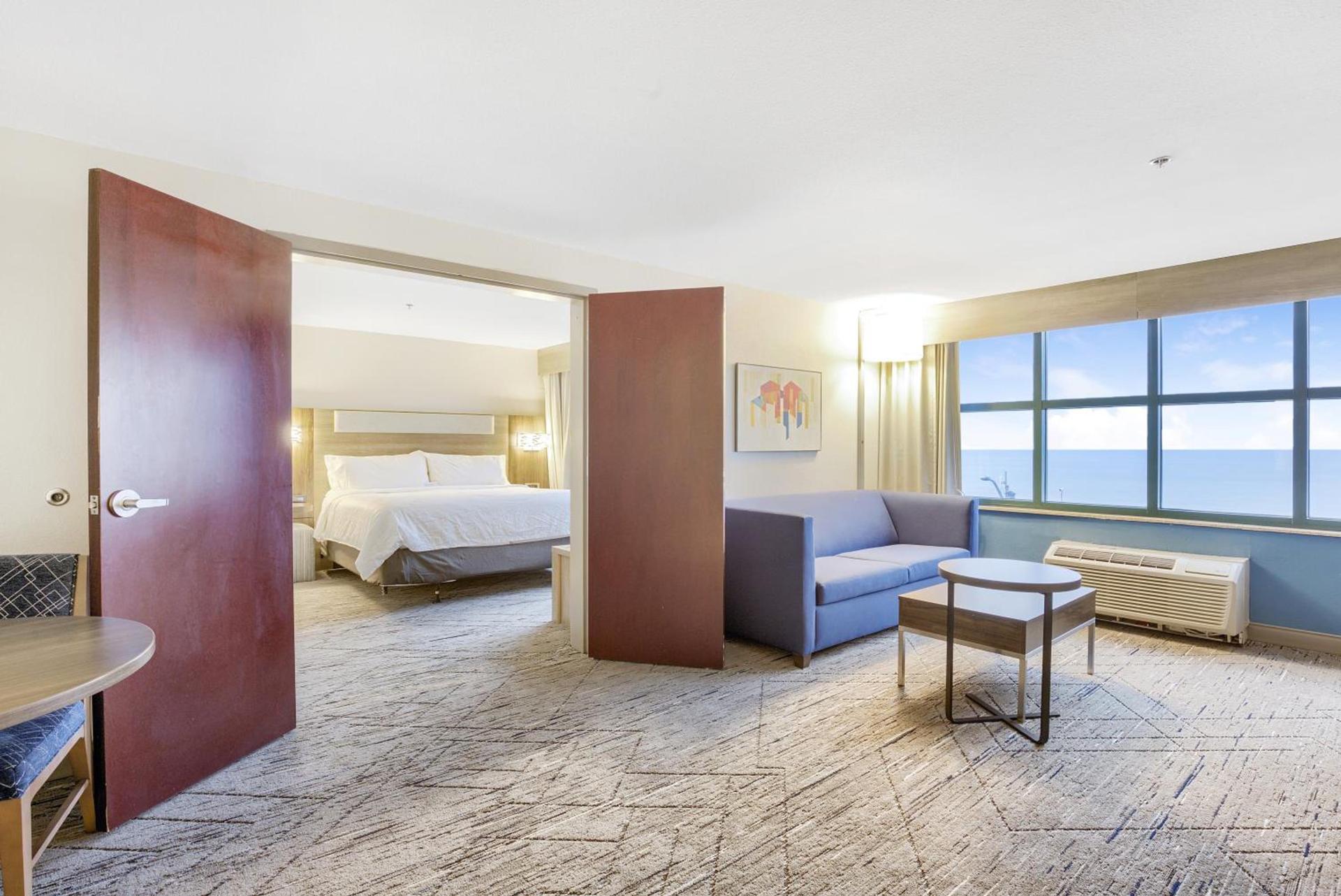 Holiday Inn Express - Gulfport Beach by IHG photo 26