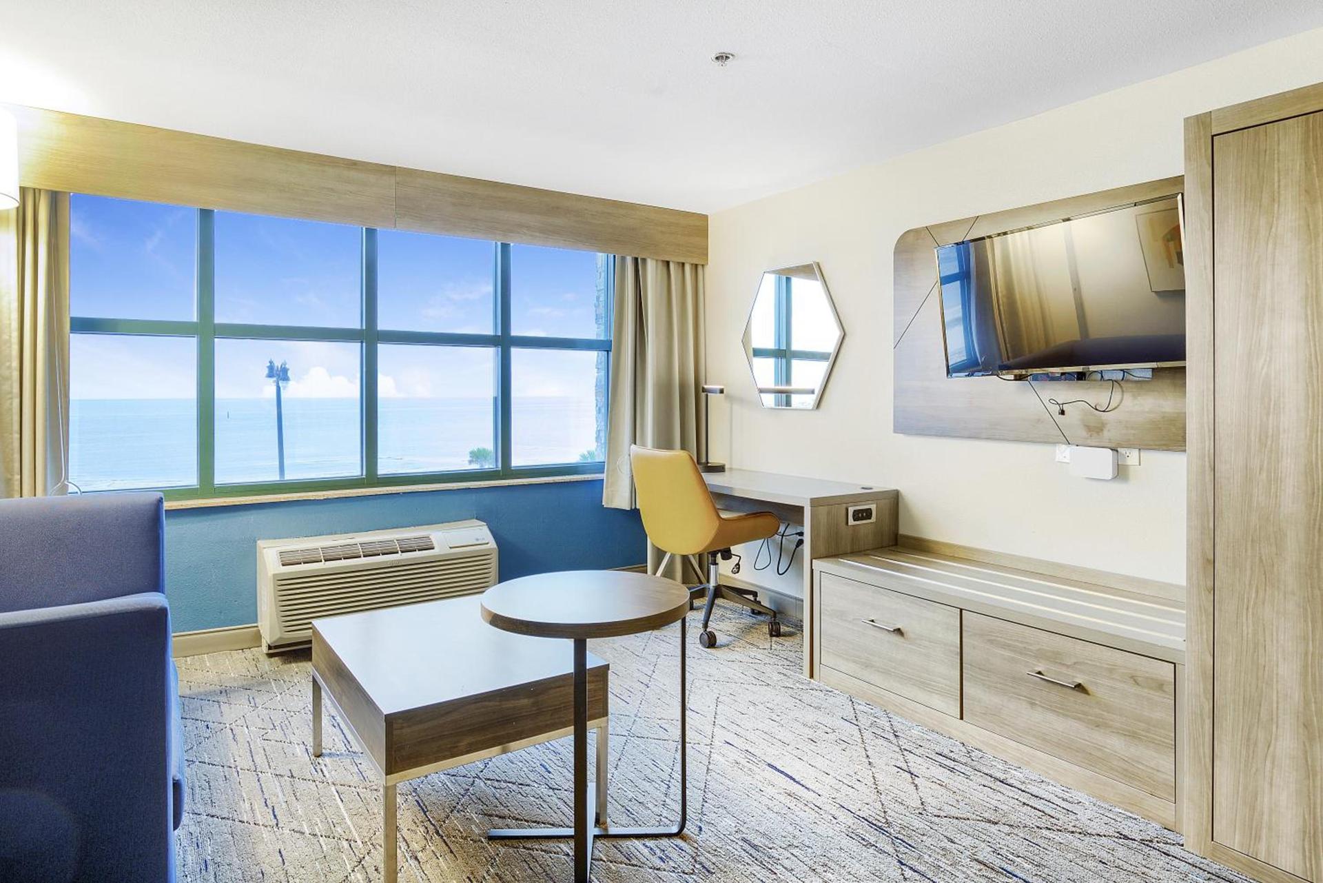 Holiday Inn Express - Gulfport Beach by IHG photo 25