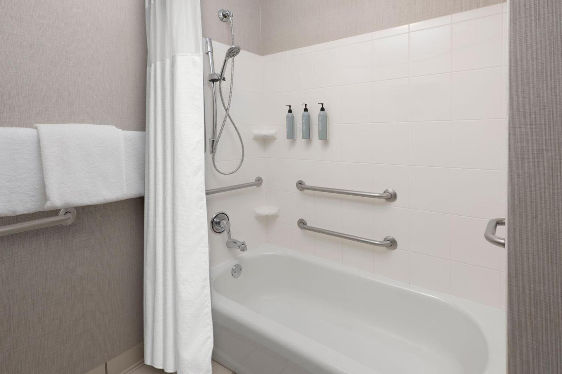 Residence Inn by Marriott Rogers photo 18
