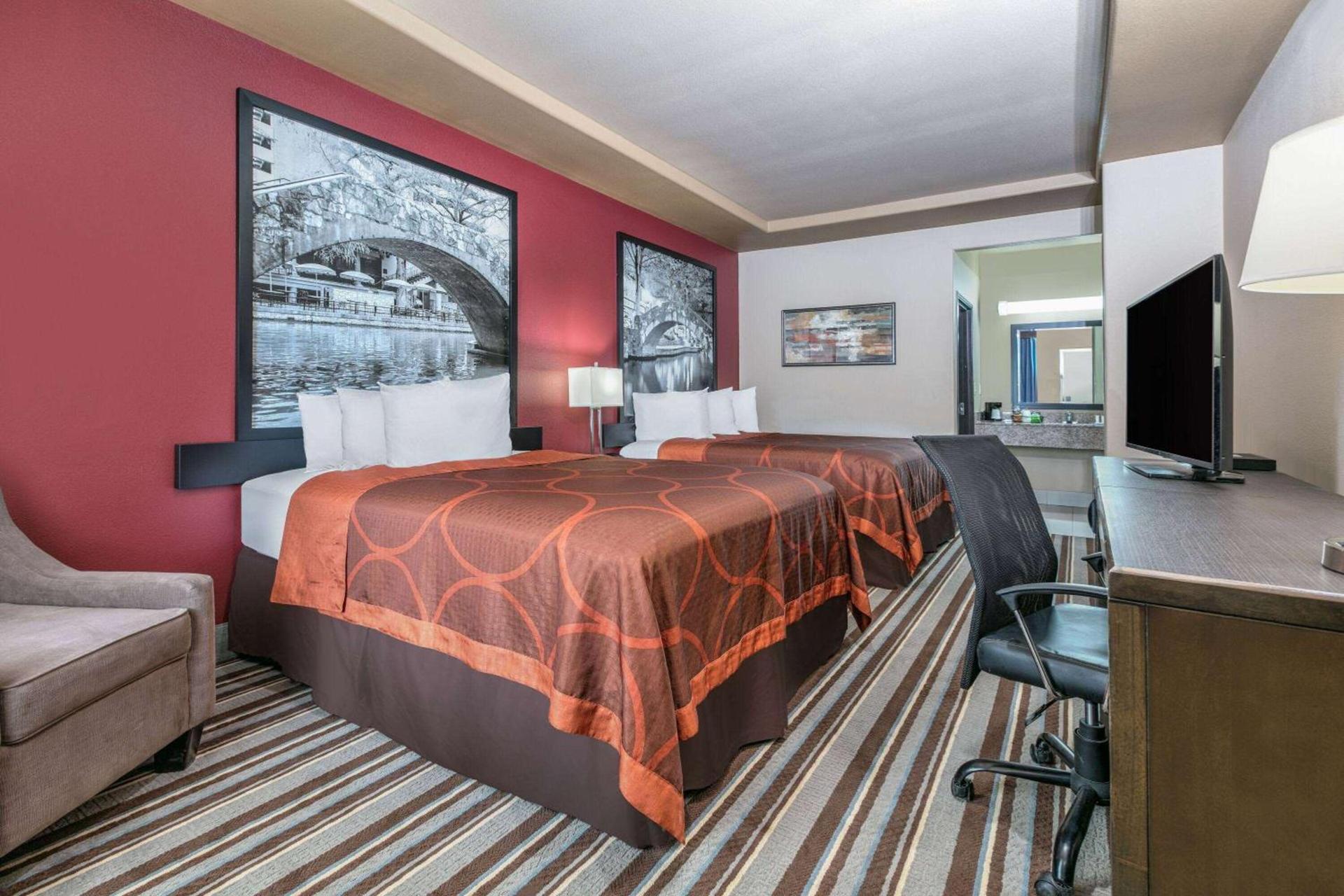 Super 8 by Wyndham Karnes City photo 14