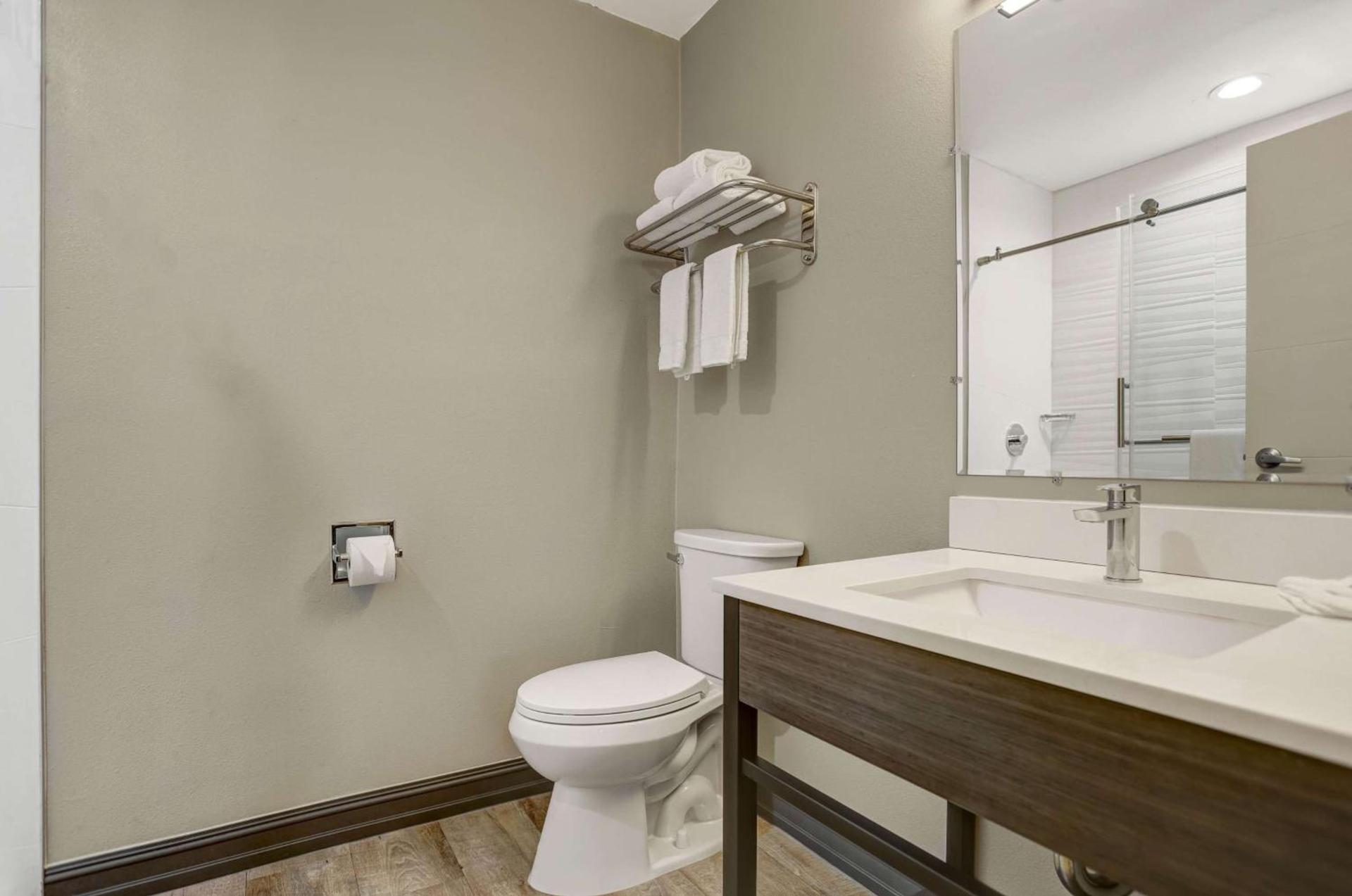 Motel 6 San Diego, CA Airport Harbor photo 19