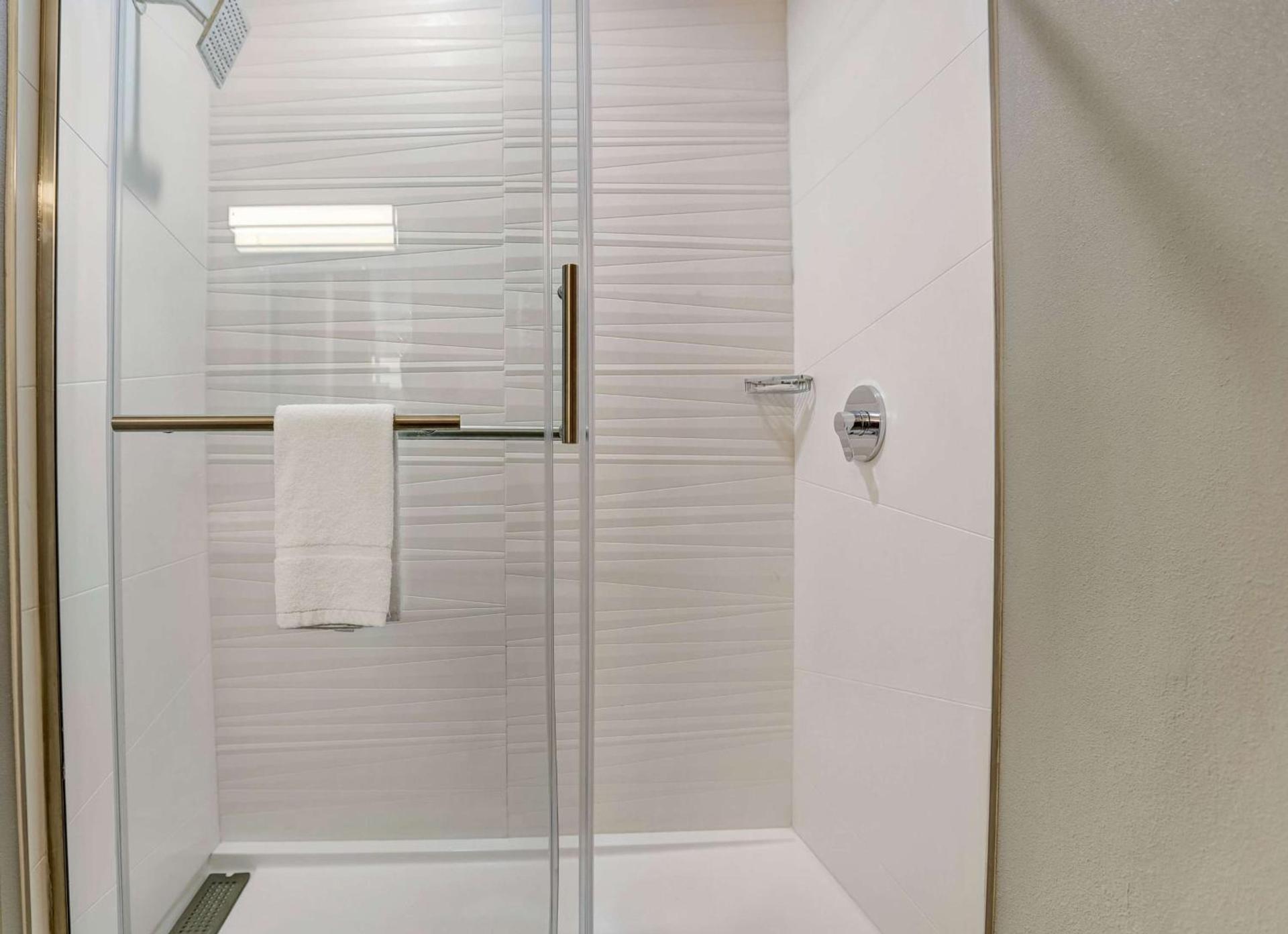 Motel 6 San Diego, CA Airport Harbor photo 20