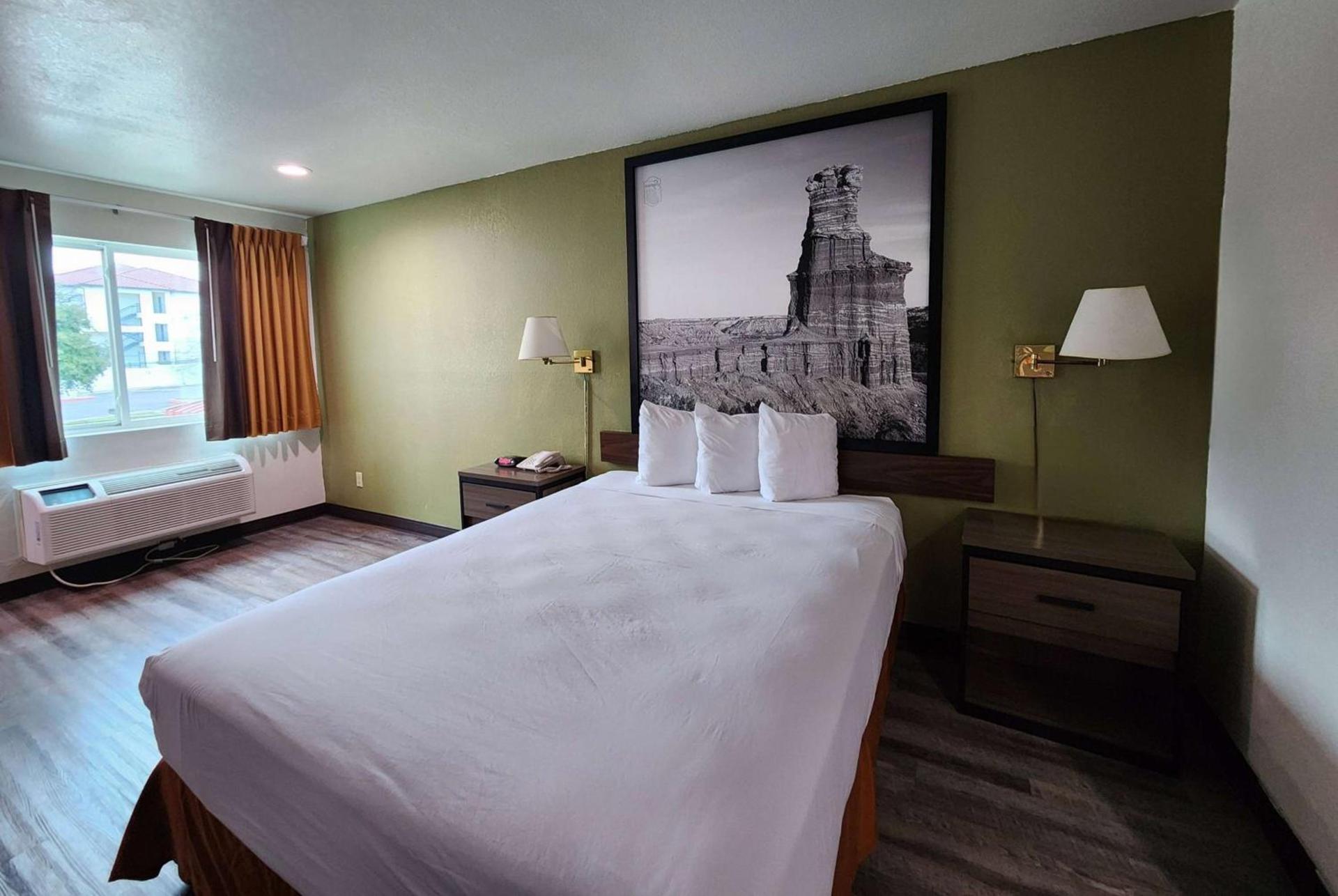 Super 8 by Wyndham Austin North/University Area photo 6