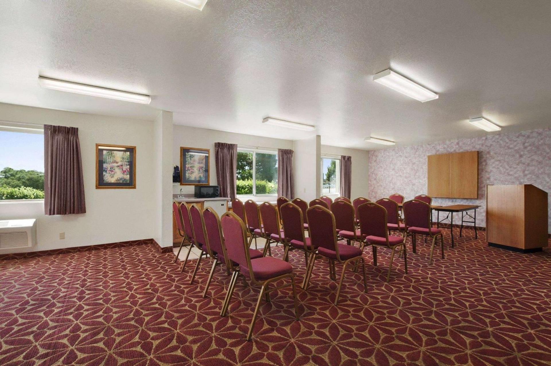 Super 8 by Wyndham Austin North/University Area photo 26