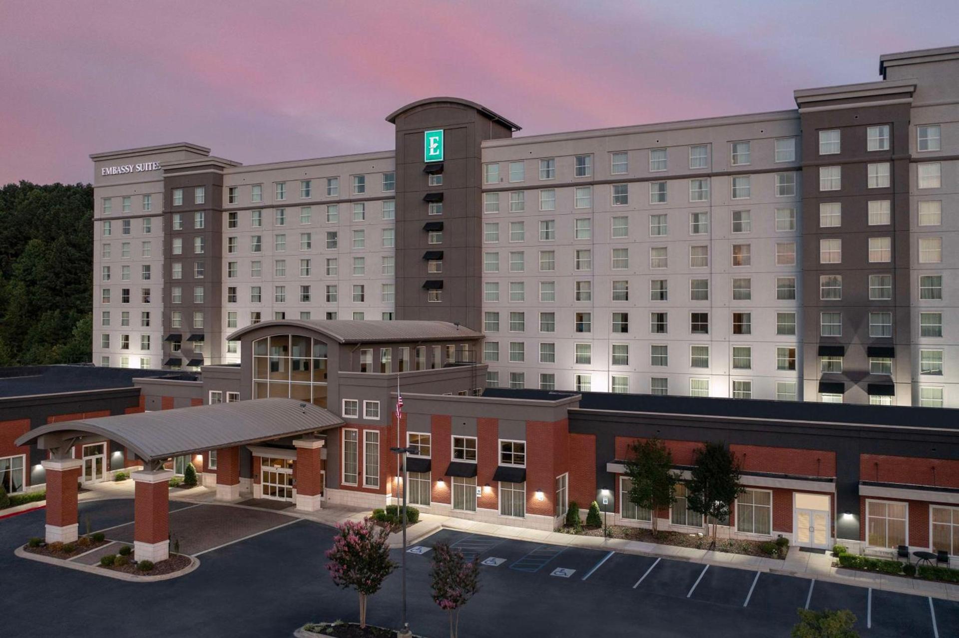 Embassy Suites by Hilton Birmingham Hoover photo 2