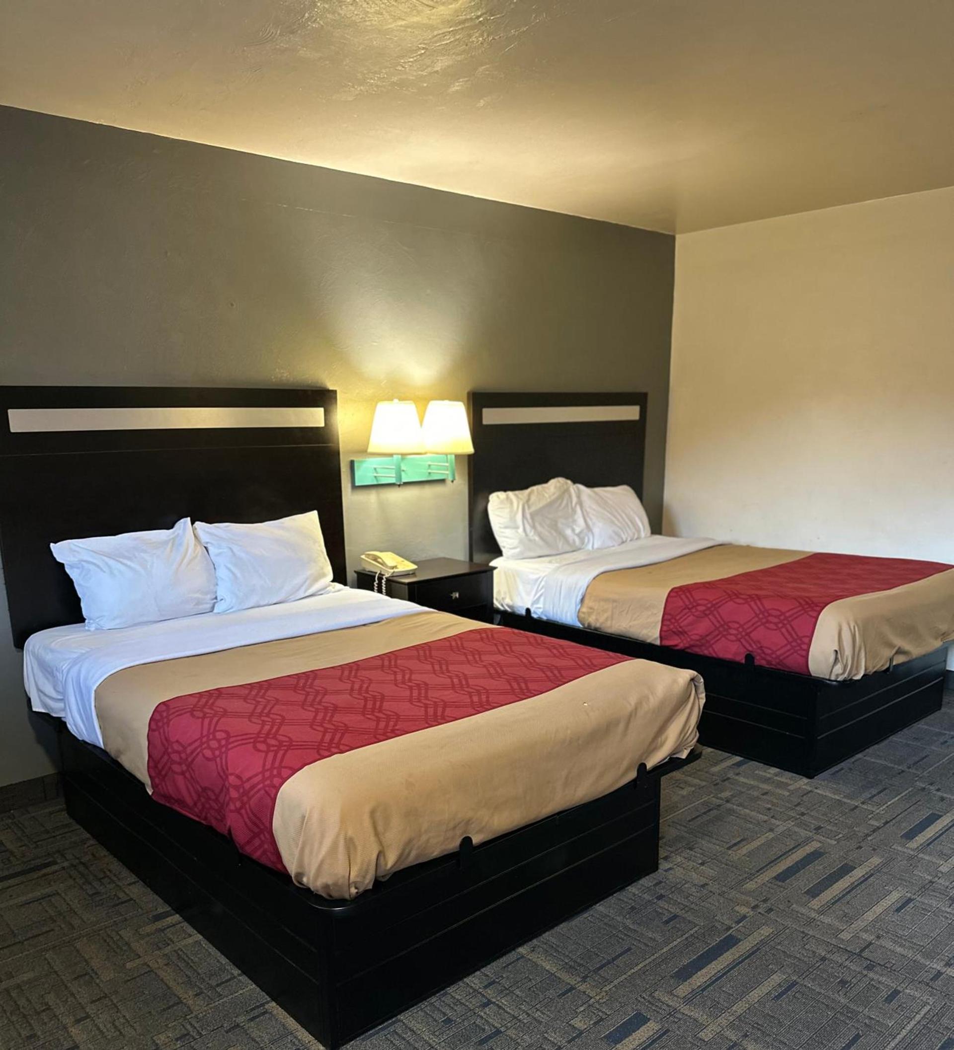 Budget Host Inn Charleston photo 6