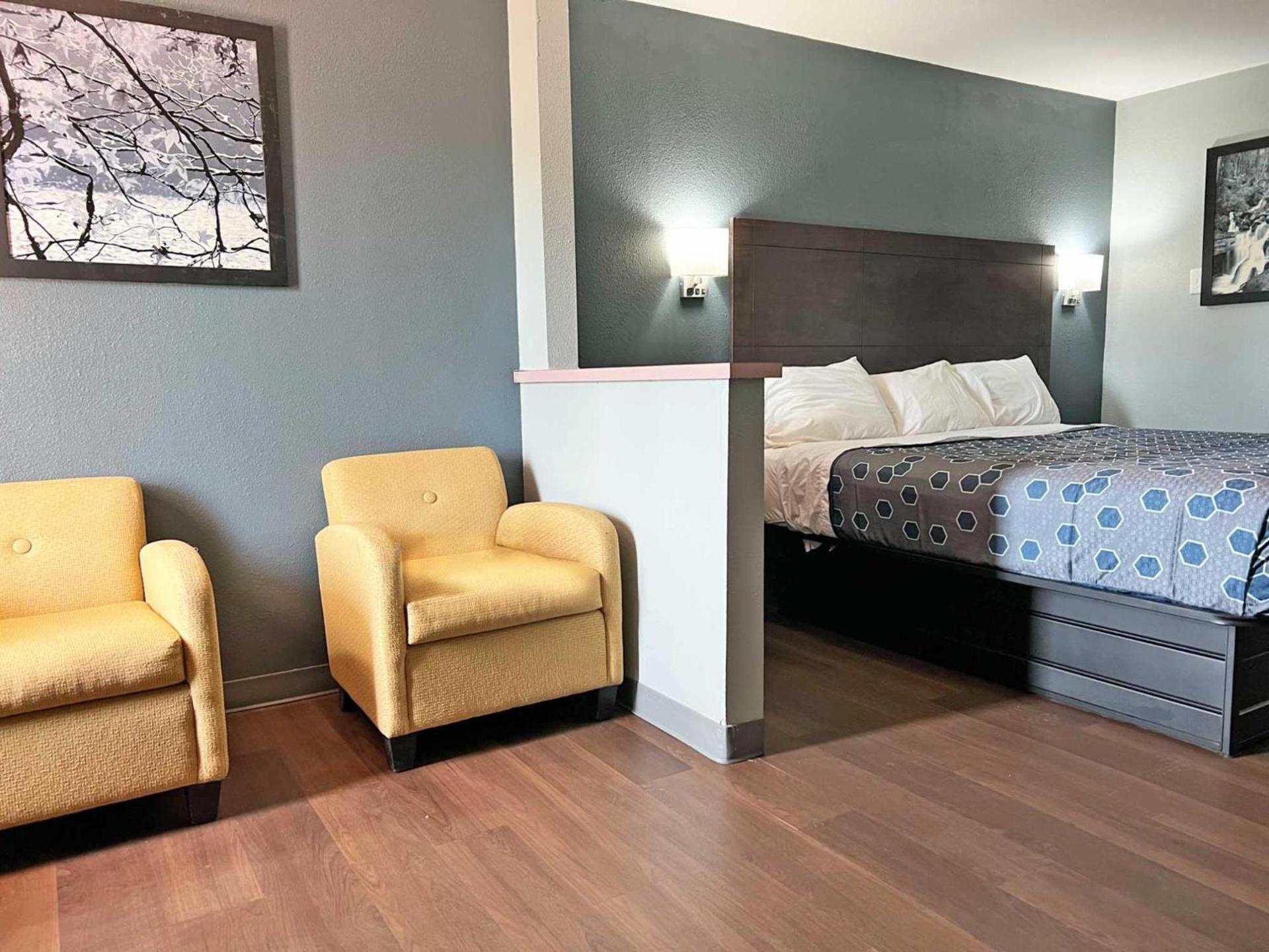 Red Carpet Inn & Suites photo 9