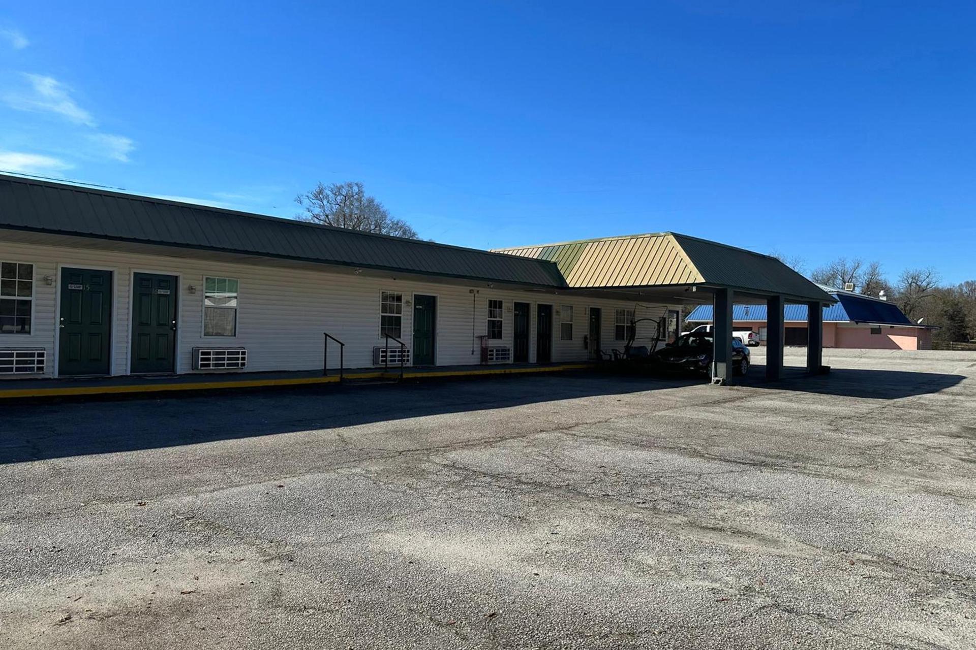 Sparta Seven Motel By OYO near Milledgeville photo 1