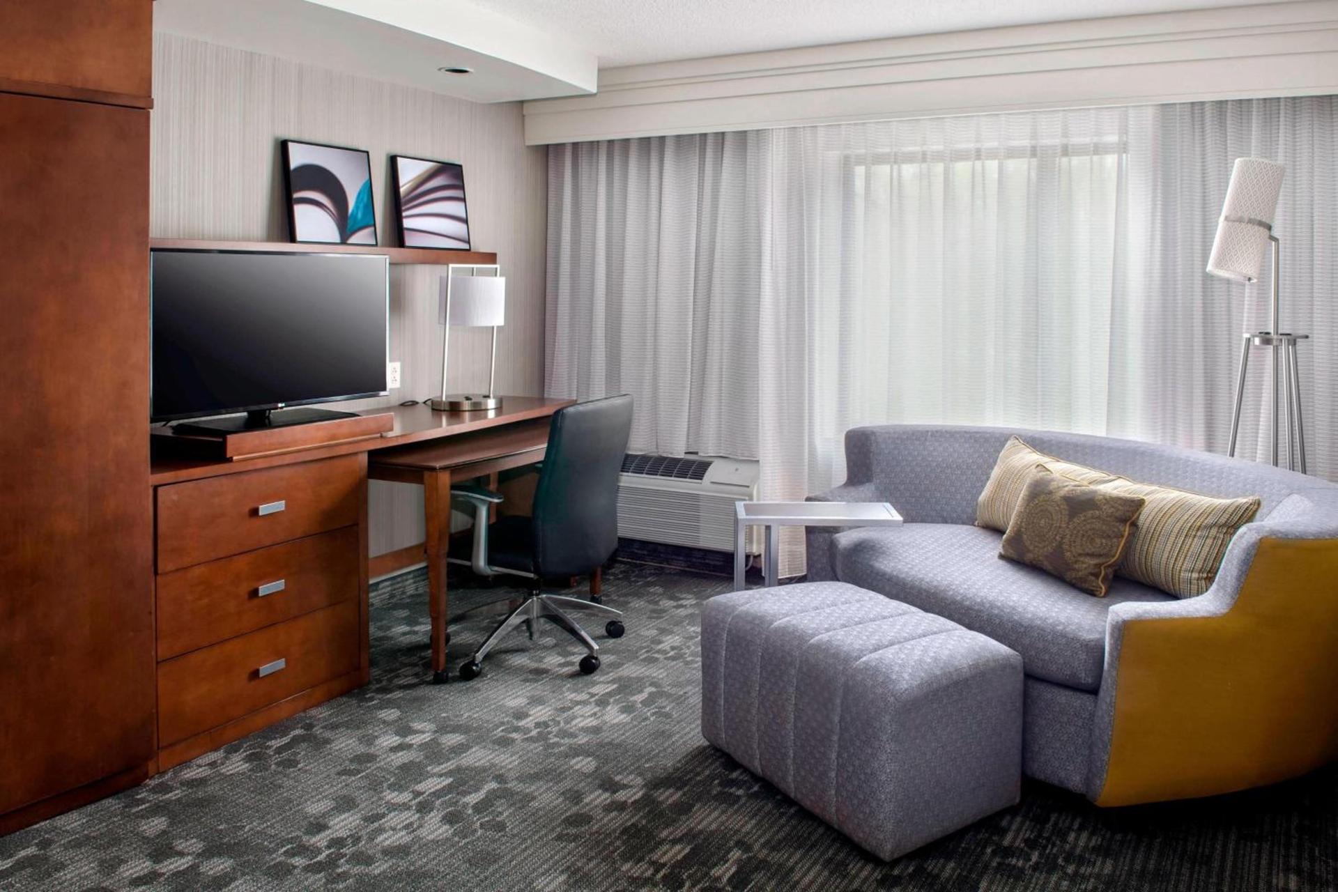 Courtyard by Marriott Paramus photo 10