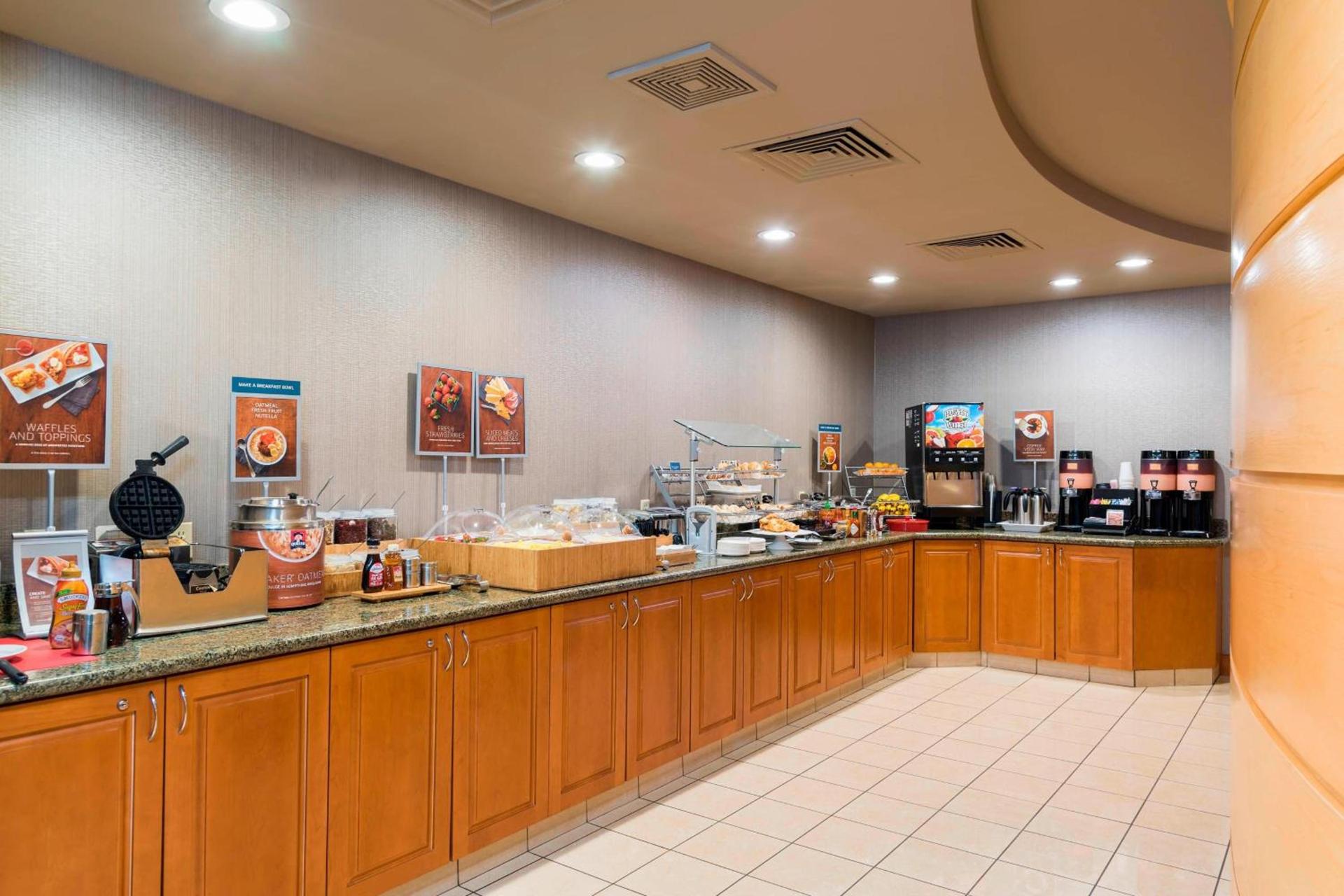 SpringHill Suites Midland photo 17