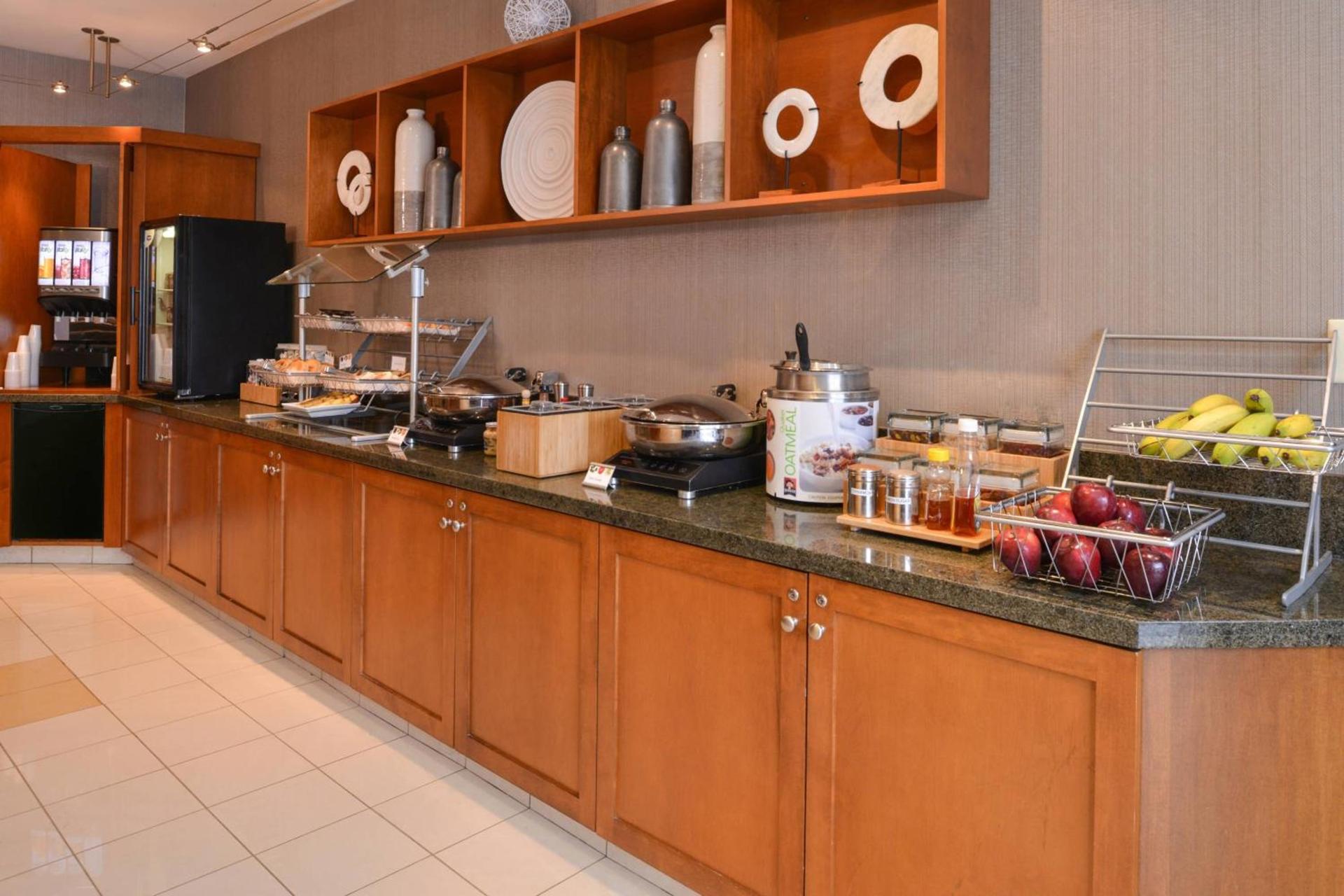 SpringHill Suites Pittsburgh Mills photo 18