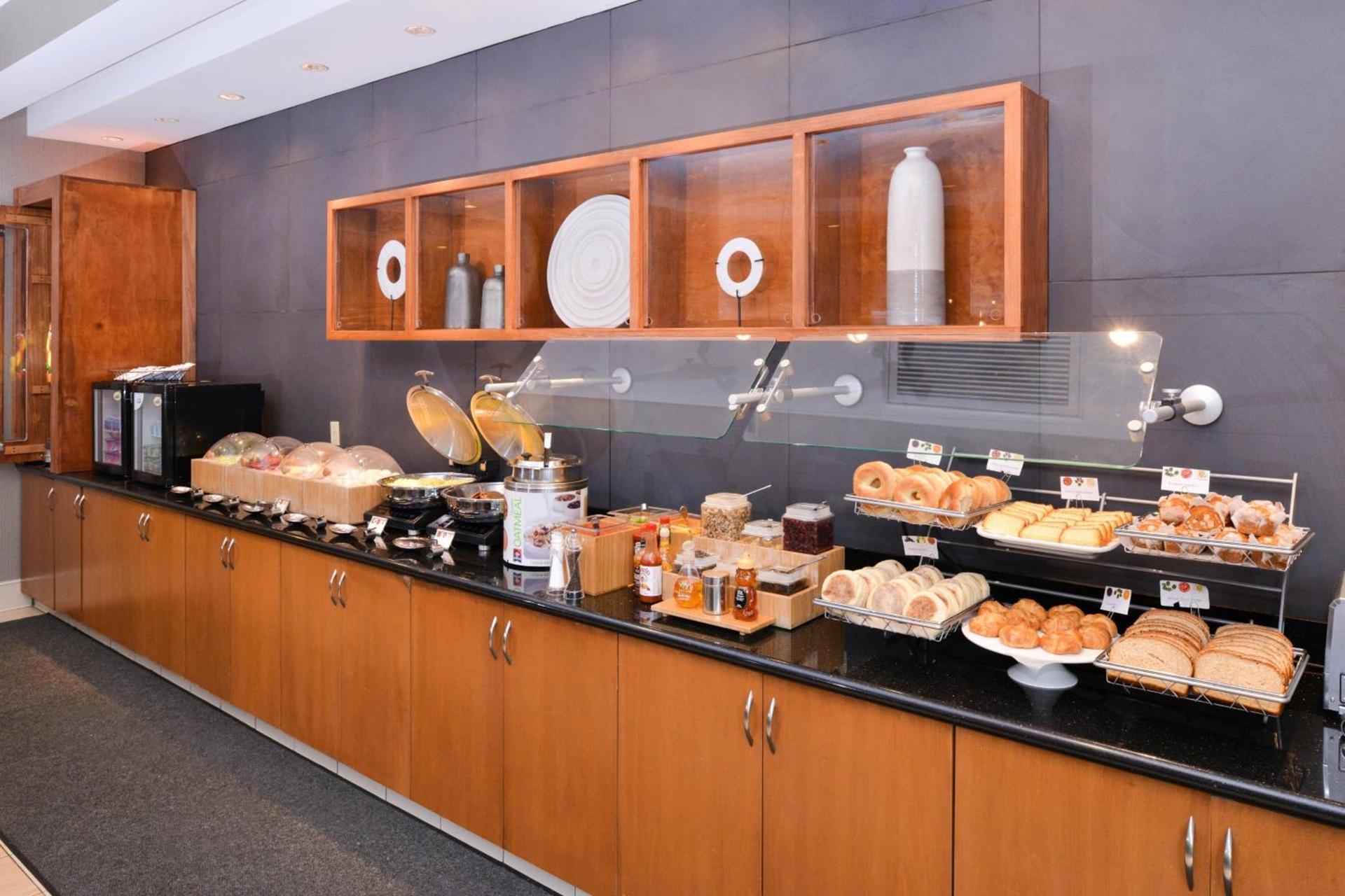 SpringHill Suites by Marriott Corona Riverside photo 18