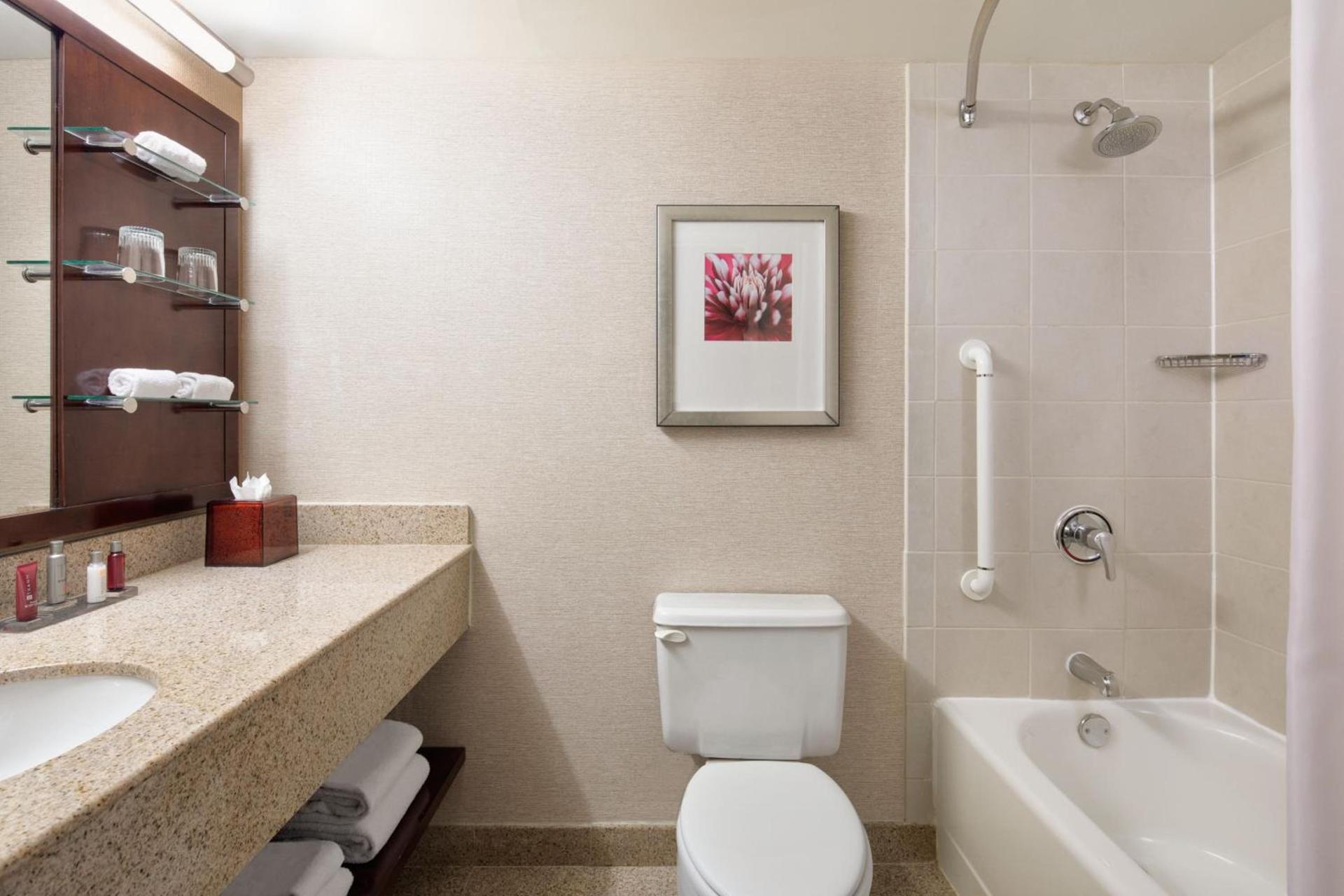 The Lincoln Marriott Cornhusker Hotel photo 18