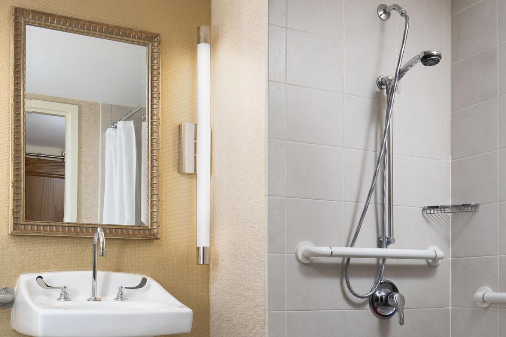 The Lincoln Marriott Cornhusker Hotel photo 19