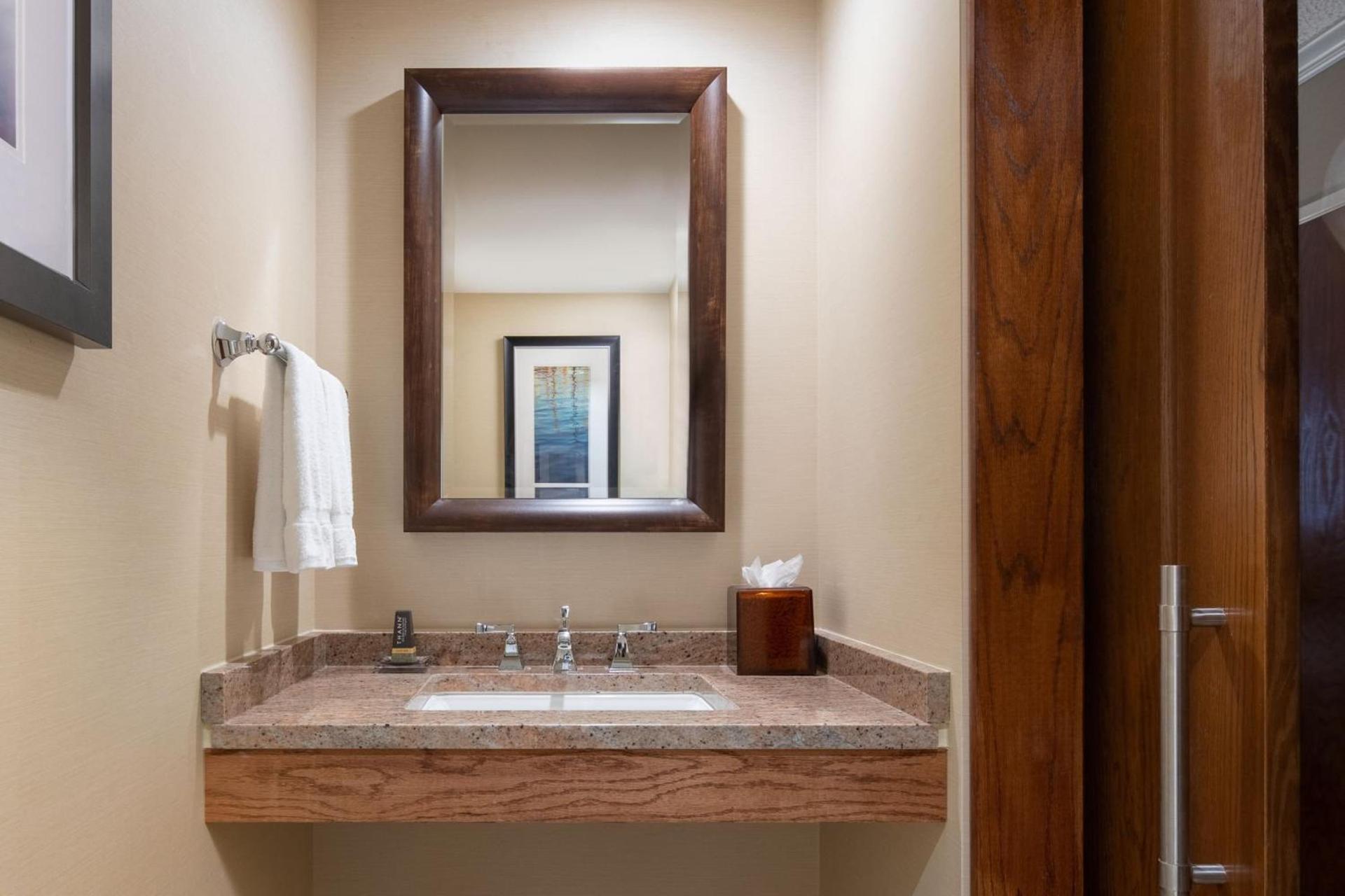 The Lincoln Marriott Cornhusker Hotel photo 29