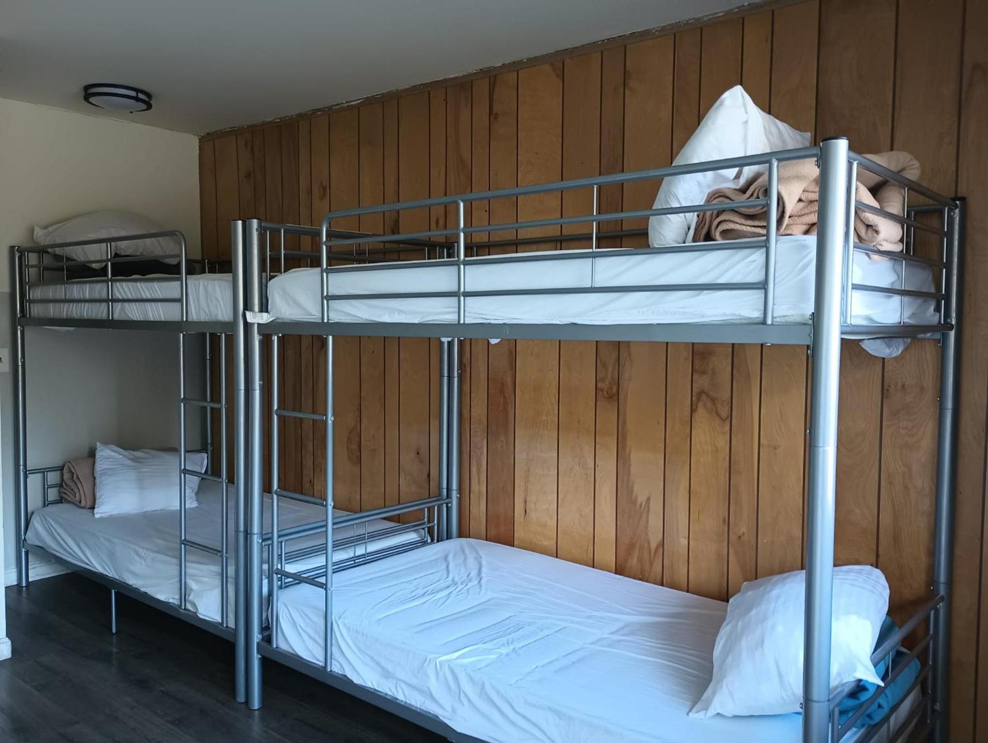 Cedar Inn & Suites photo 41