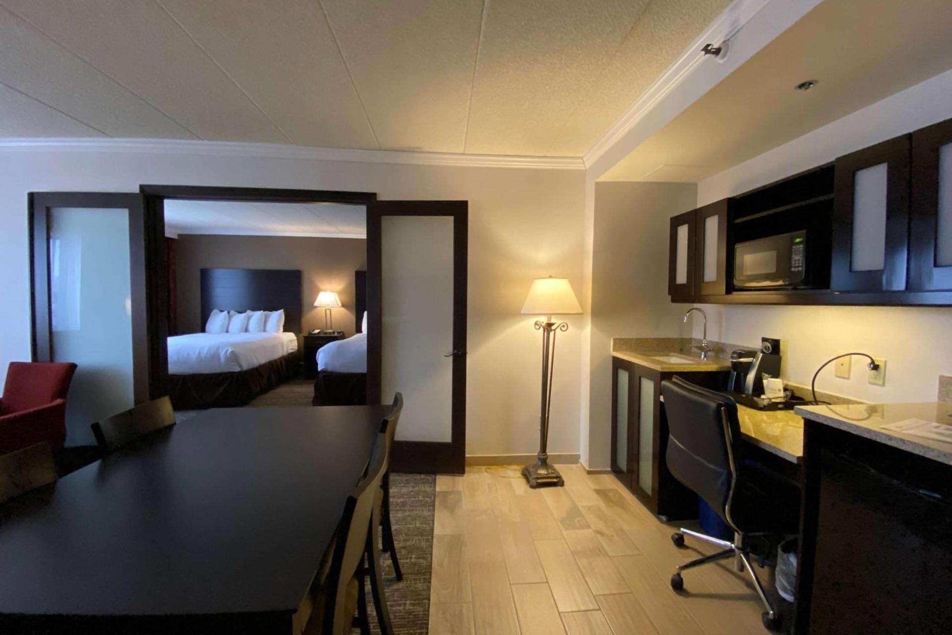 Wyndham Minneapolis South Burnsville photo 14