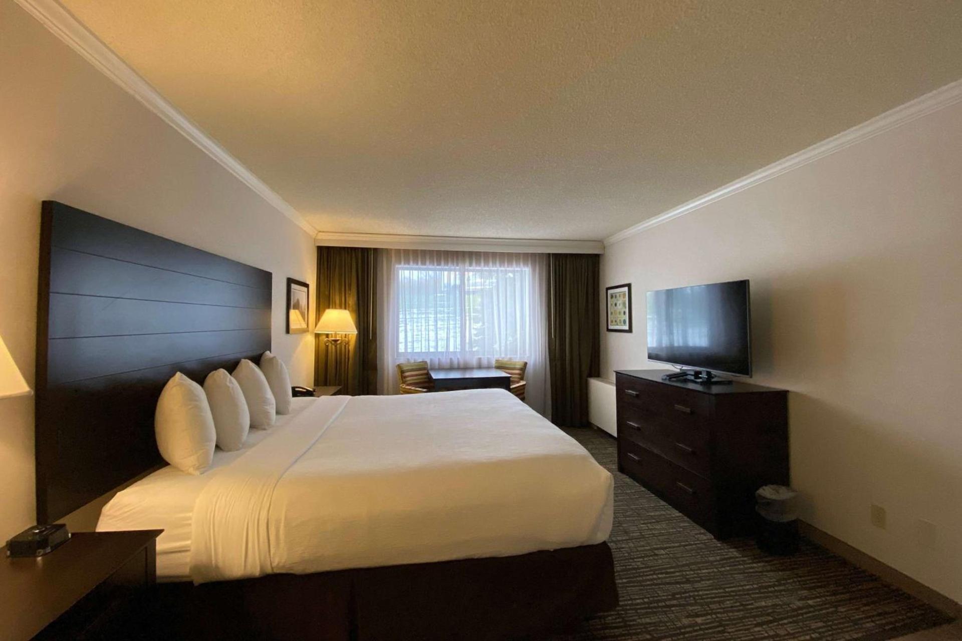 Wyndham Minneapolis South Burnsville photo 16