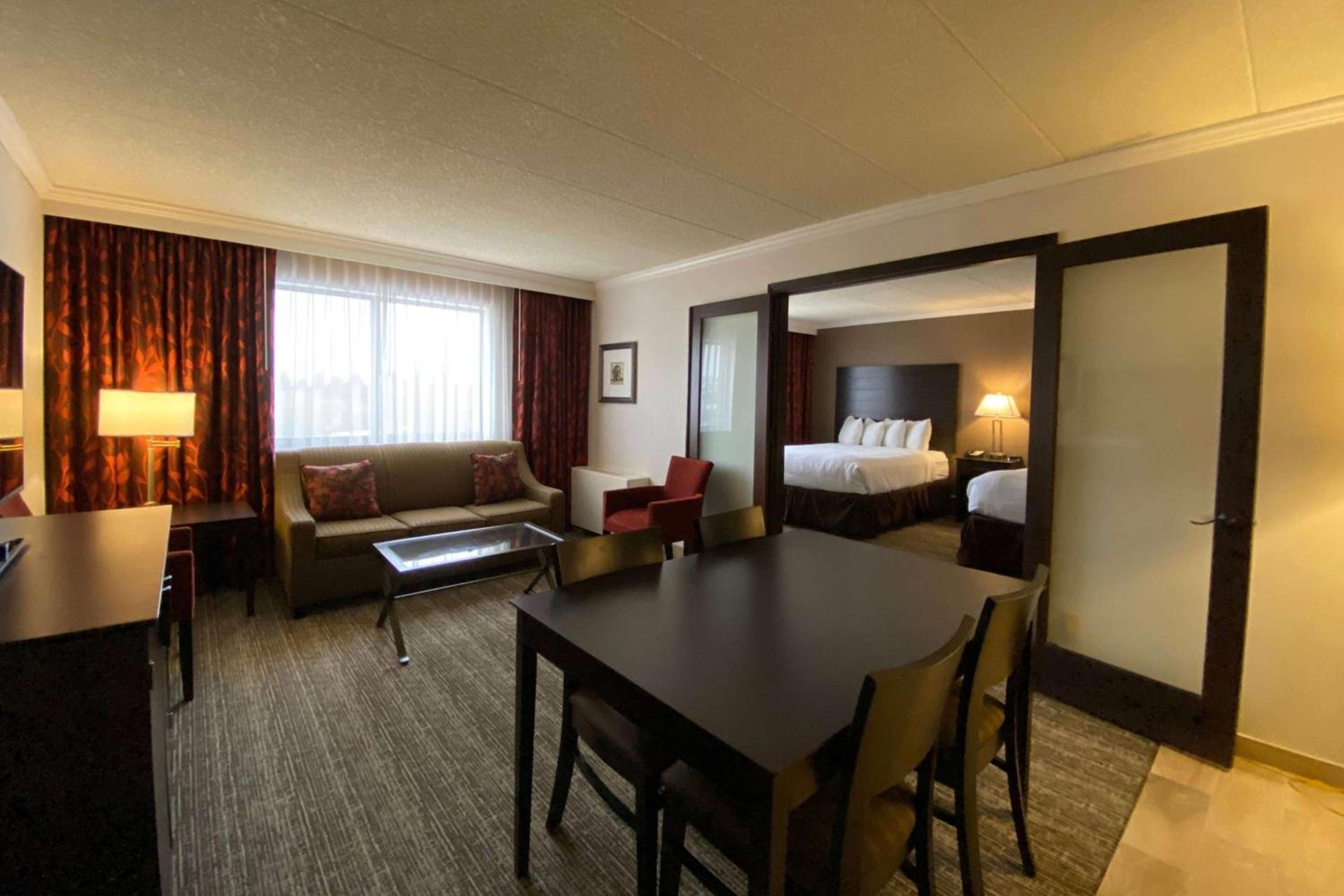 Wyndham Minneapolis South Burnsville photo 18