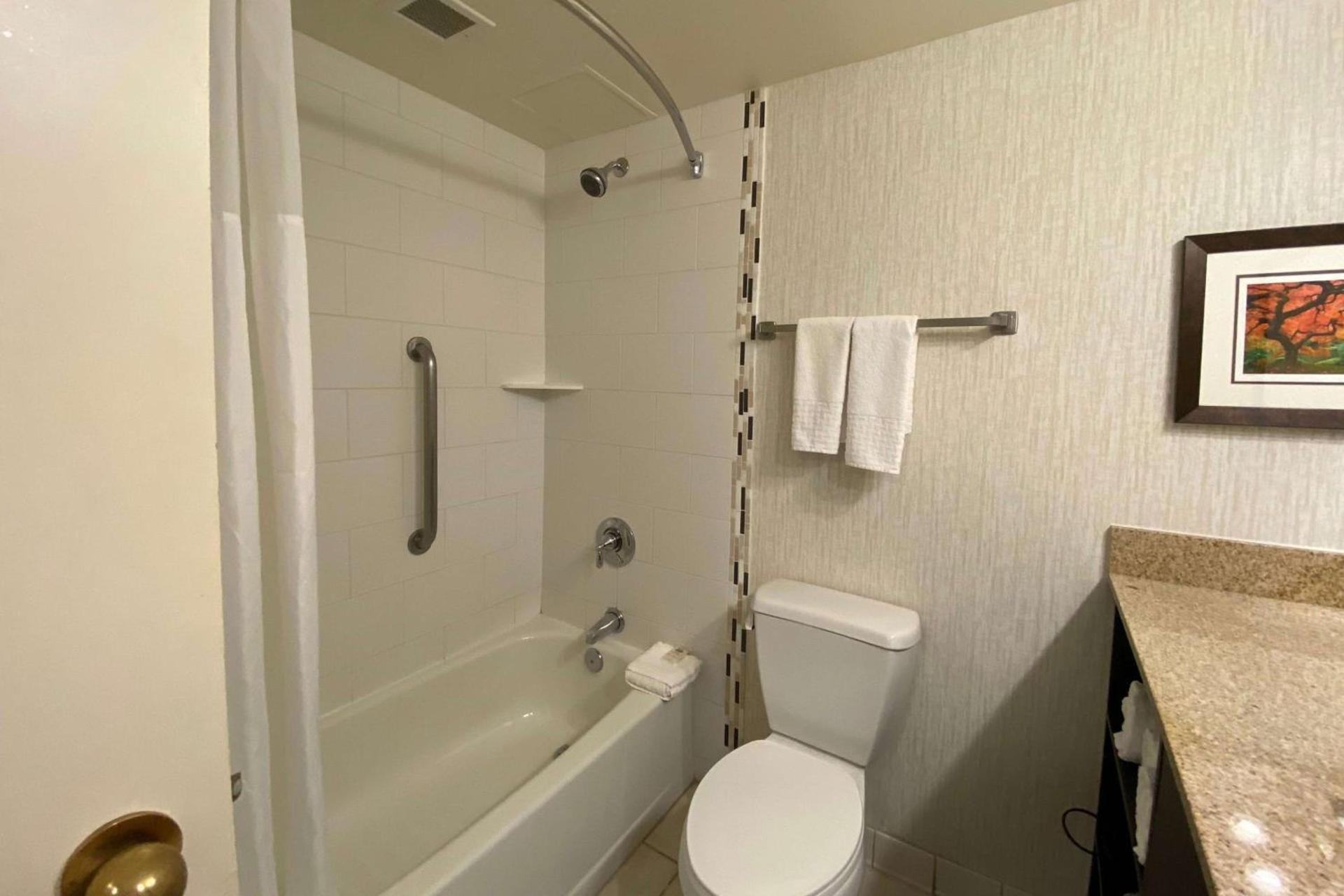 Wyndham Minneapolis South Burnsville photo 34