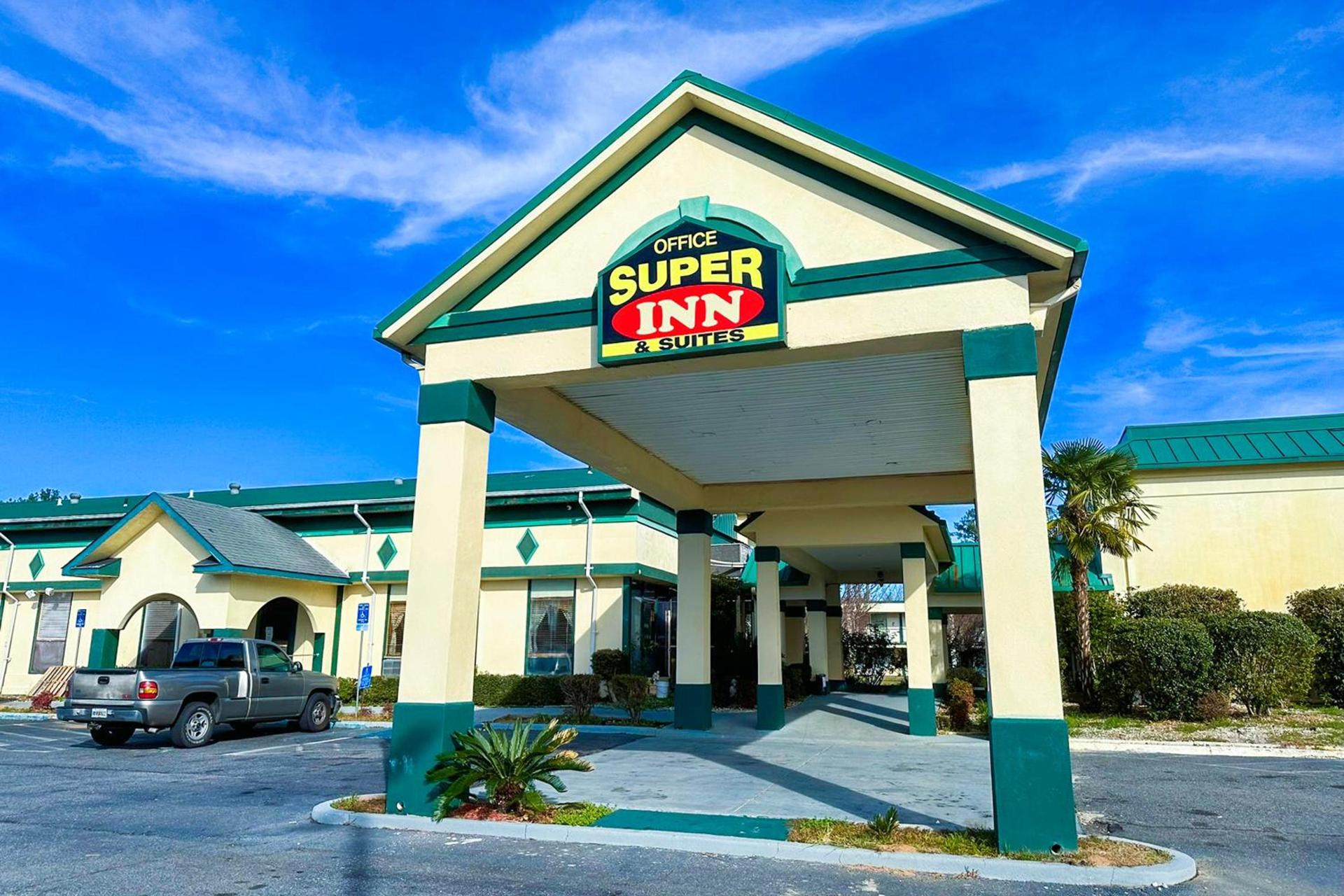 Super Inn & Suites by OYO Milledgeville photo 2