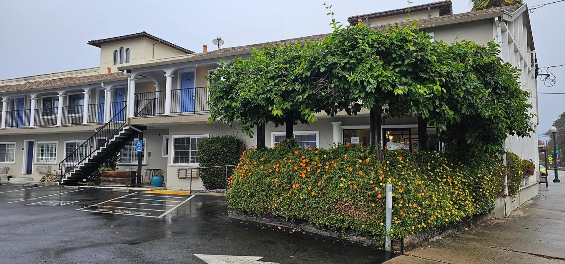 Bay Front Inn photo 4