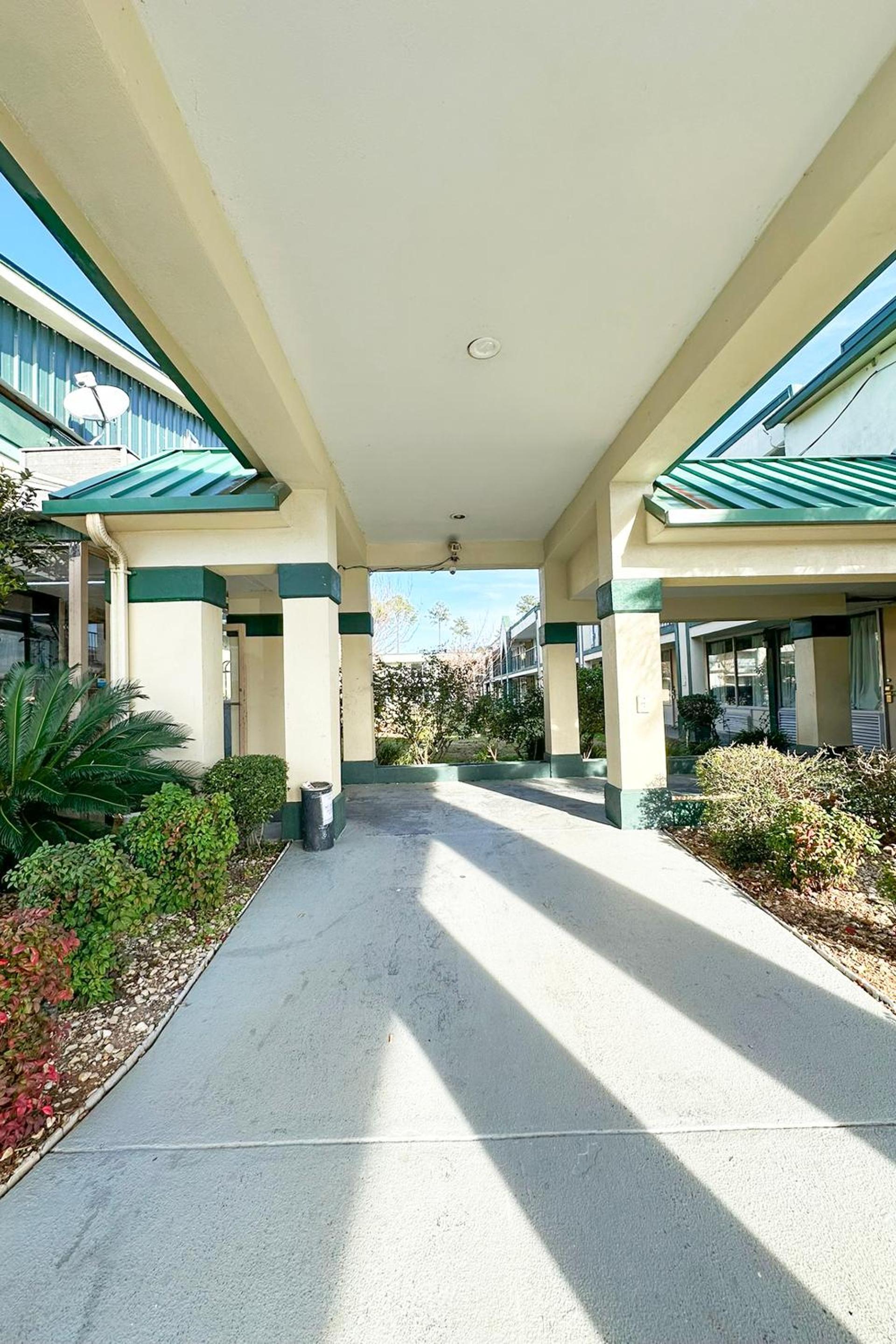 Super Inn & Suites by OYO Milledgeville photo 27