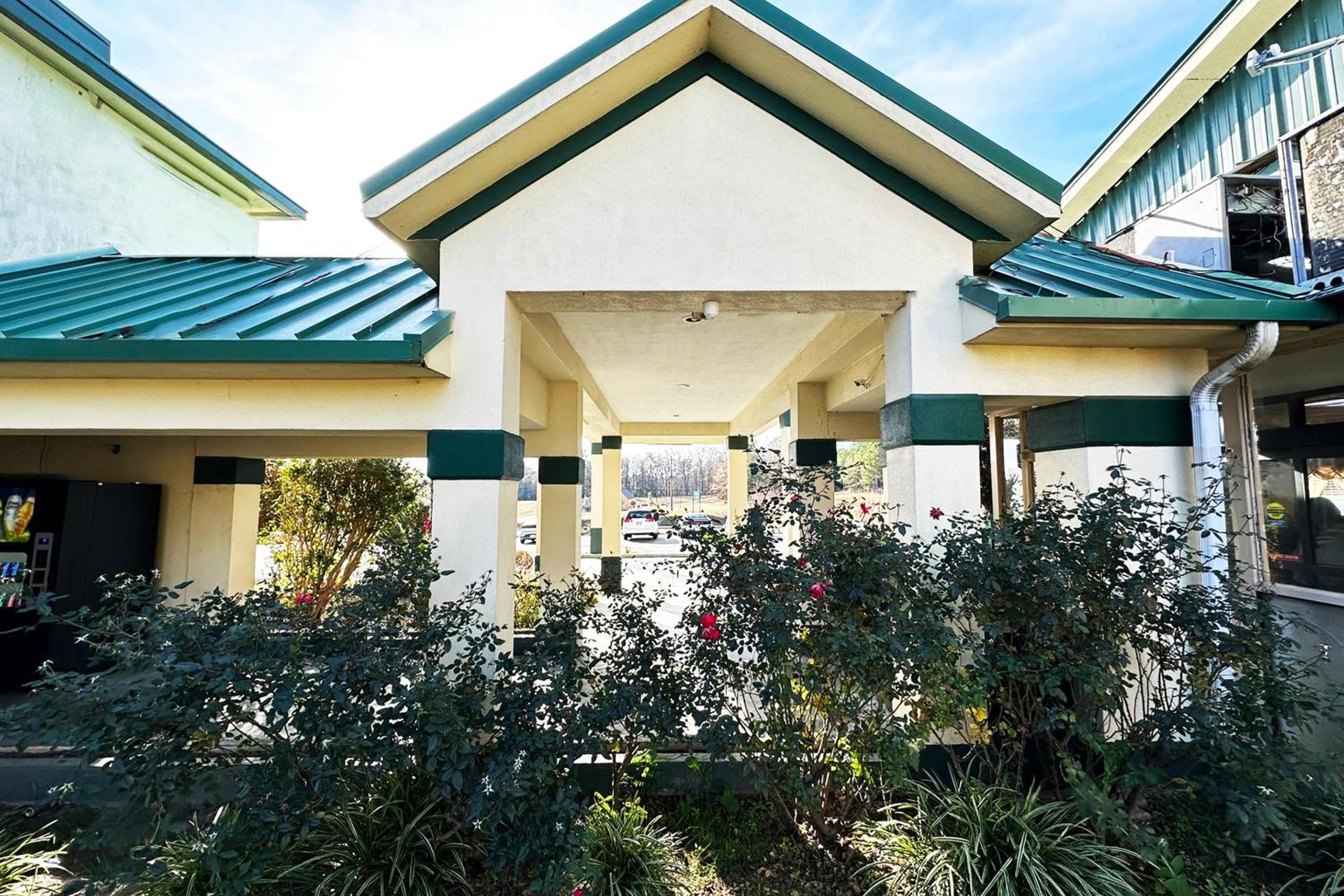Super Inn & Suites by OYO Milledgeville photo 29