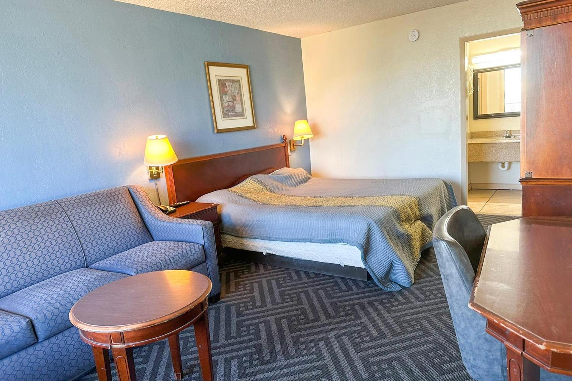 Super Inn & Suites by OYO Milledgeville photo 97