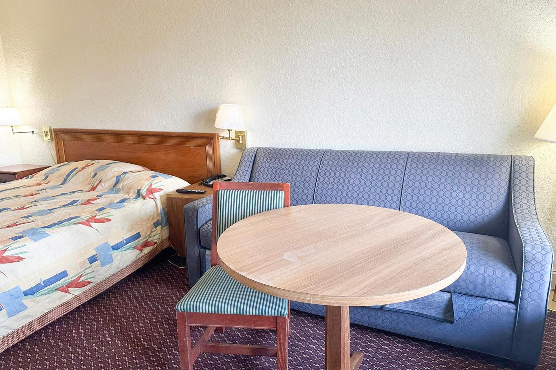 Super Inn & Suites by OYO Milledgeville photo 43