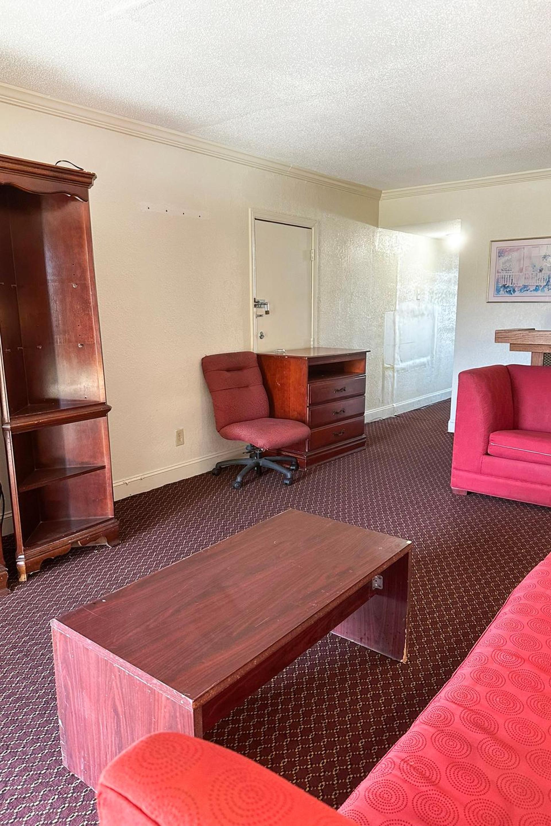 Super Inn & Suites by OYO Milledgeville photo 75