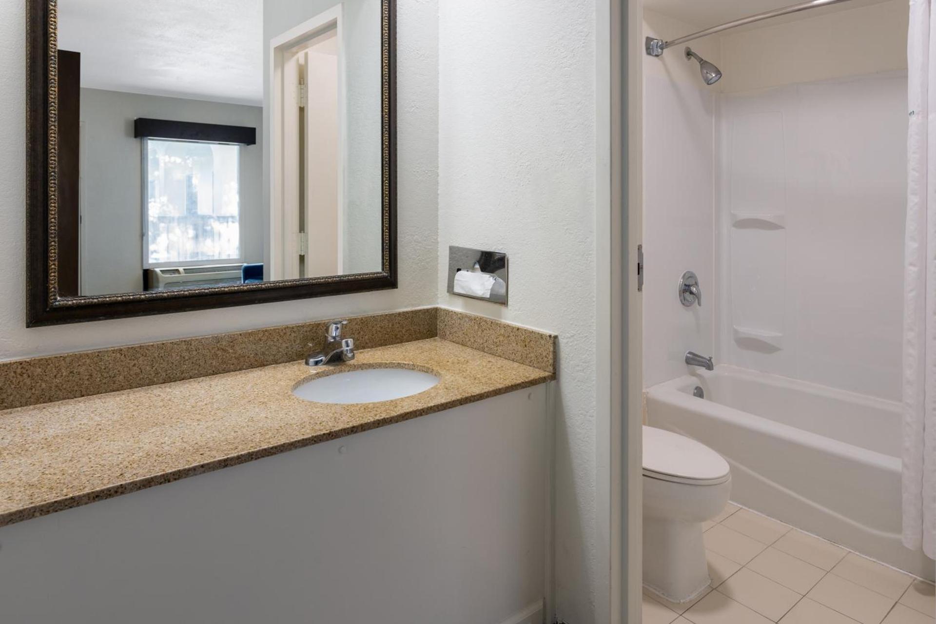 Studio 6 Suites Jacksonville, NC - Camp LeJeune photo 47