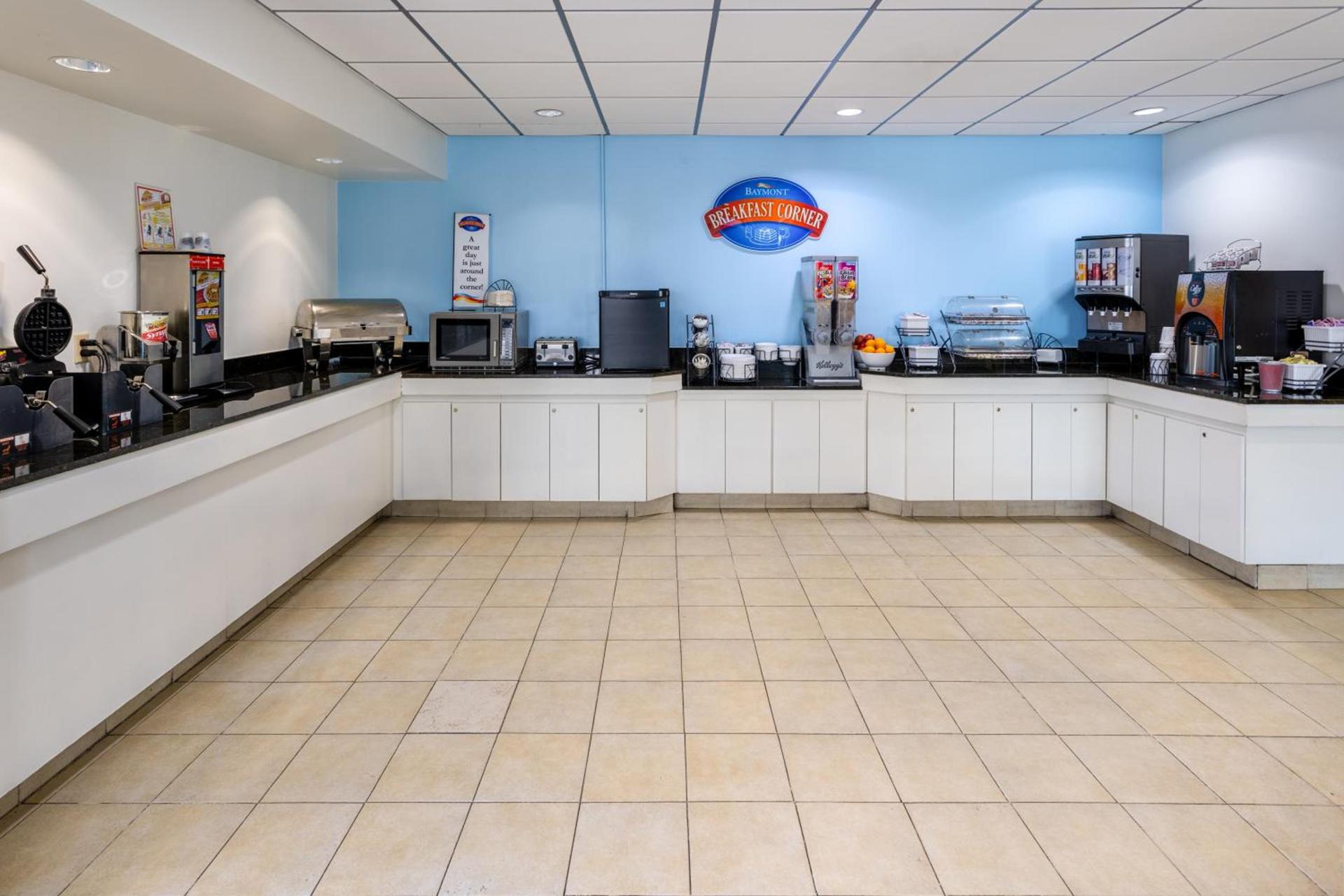 Studio 6 Suites Jacksonville, NC - Camp LeJeune photo 56