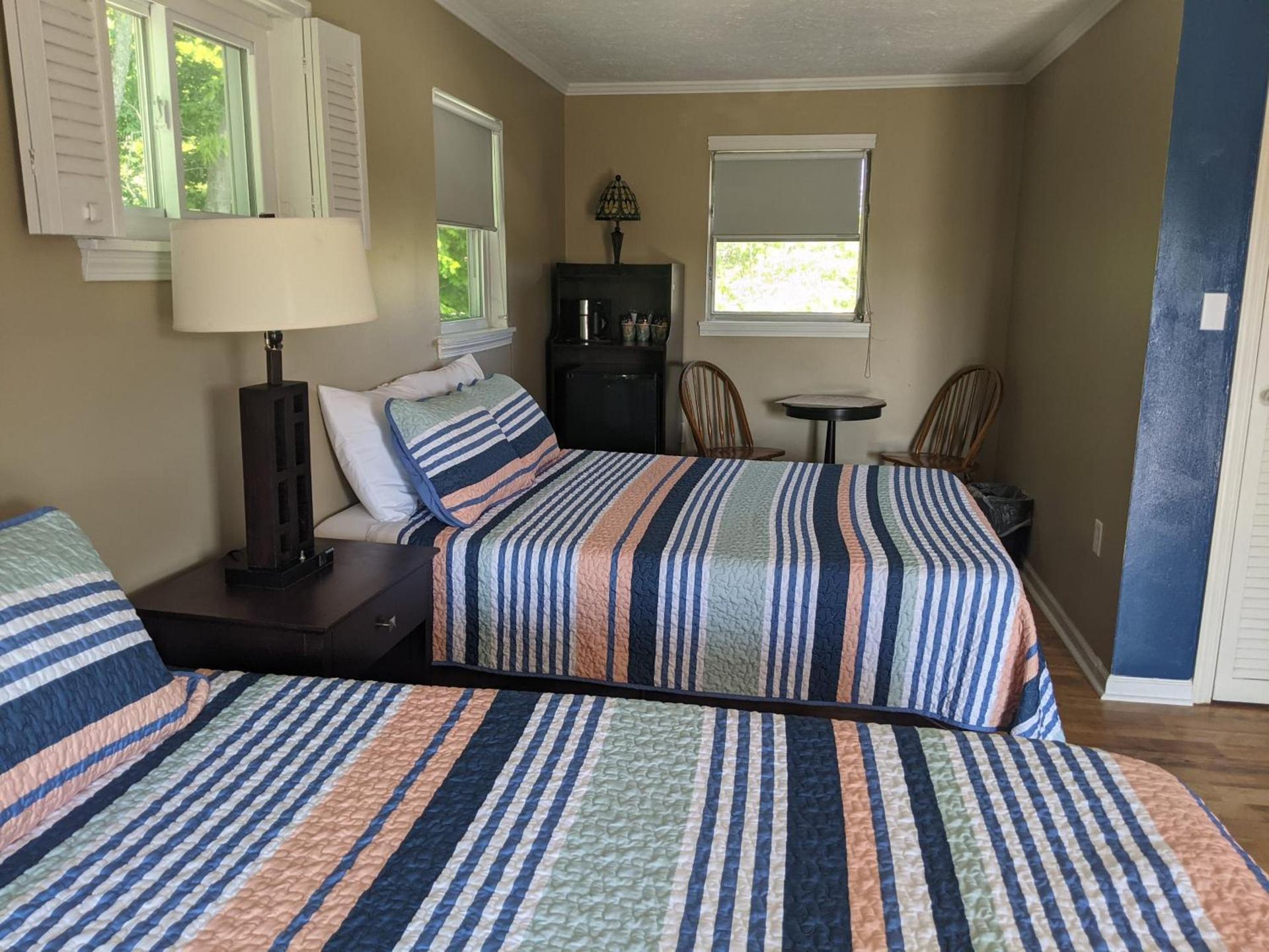 Riverboat Inn & Suites photo 69
