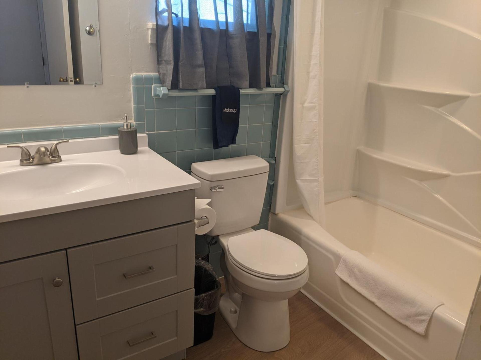 Riverboat Inn & Suites photo 68