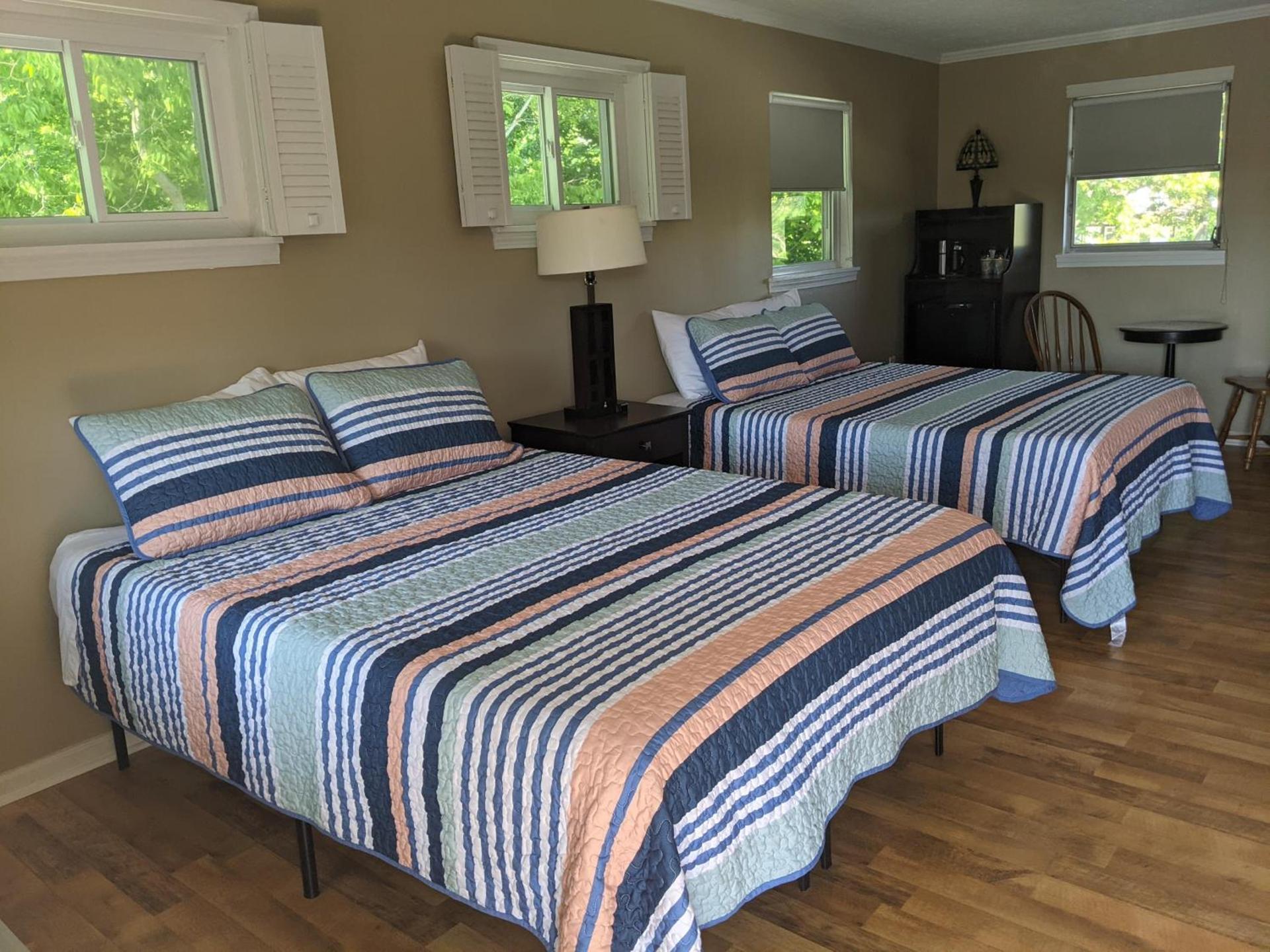 Riverboat Inn & Suites photo 67