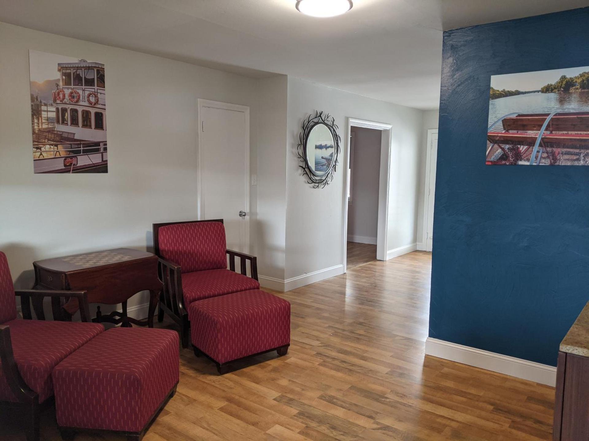 Riverboat Inn & Suites photo 45
