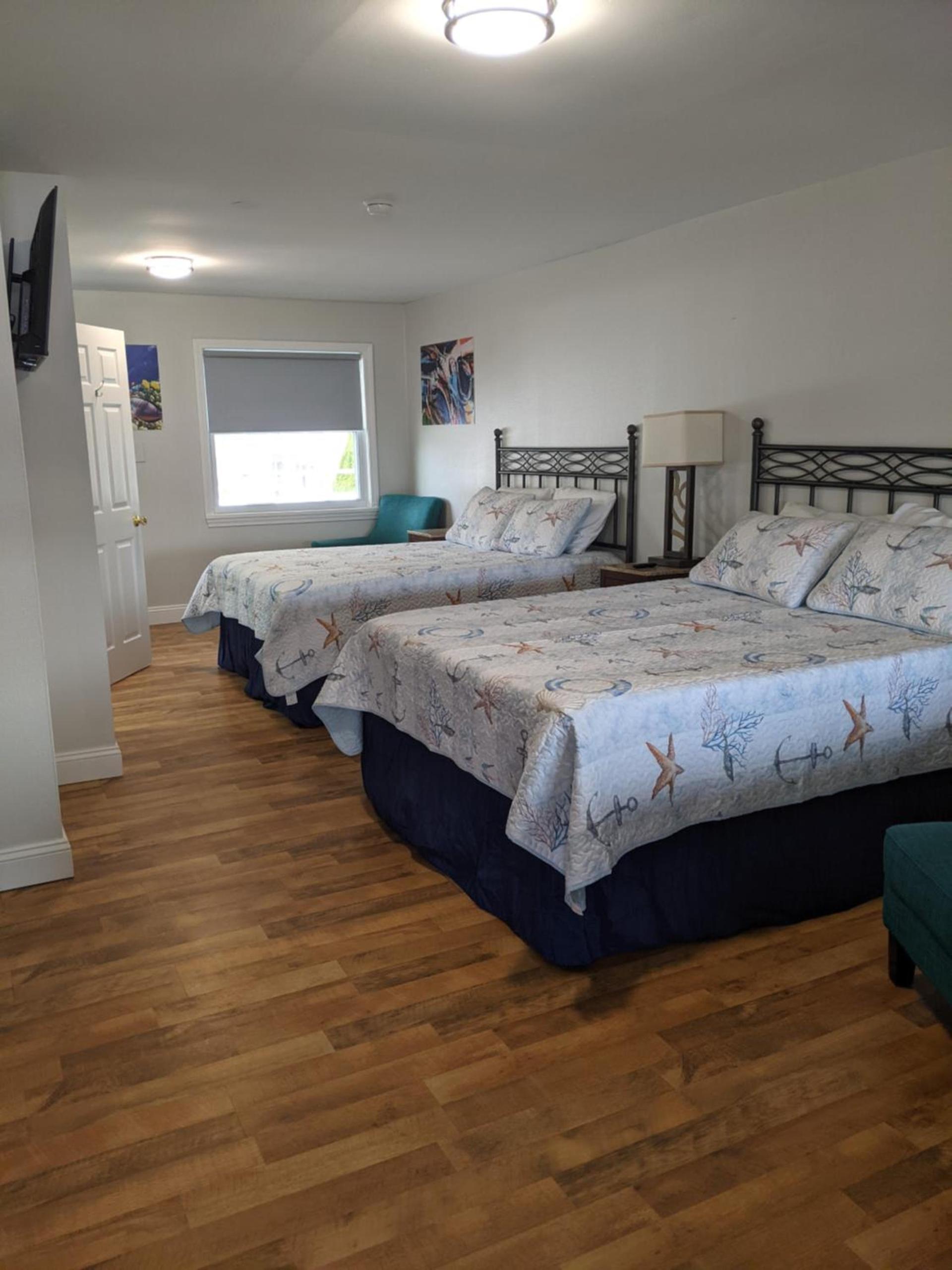 Riverboat Inn & Suites photo 44