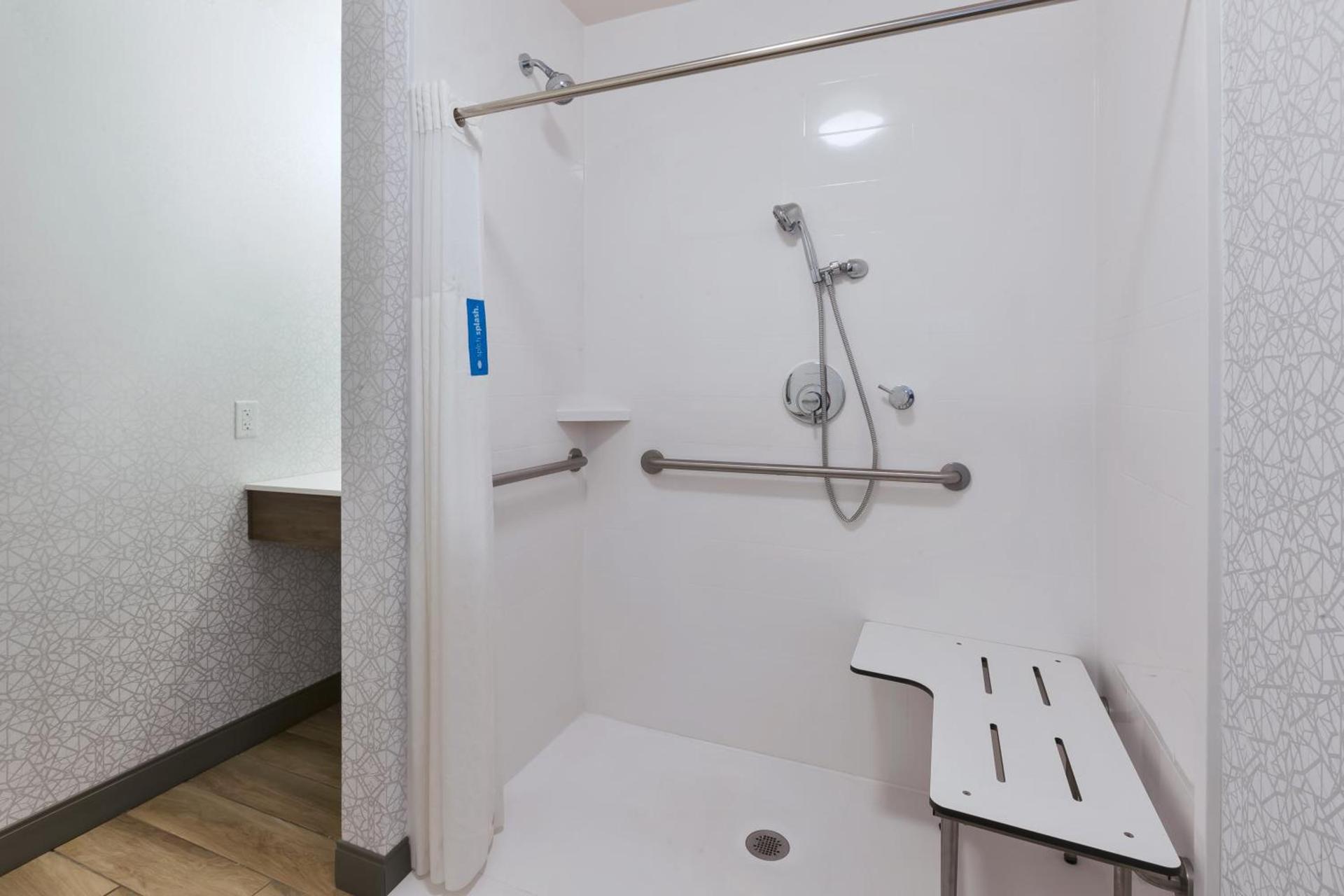 Hampton Inn Princeton photo 30