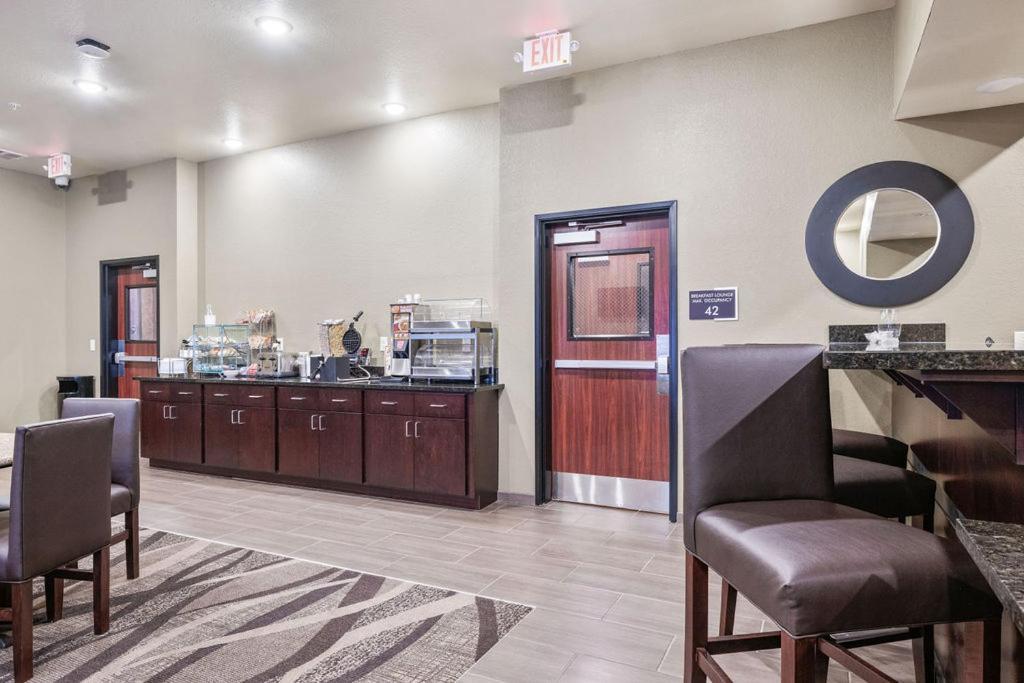 Cobblestone Hotel & Suites - Mosinee photo 6