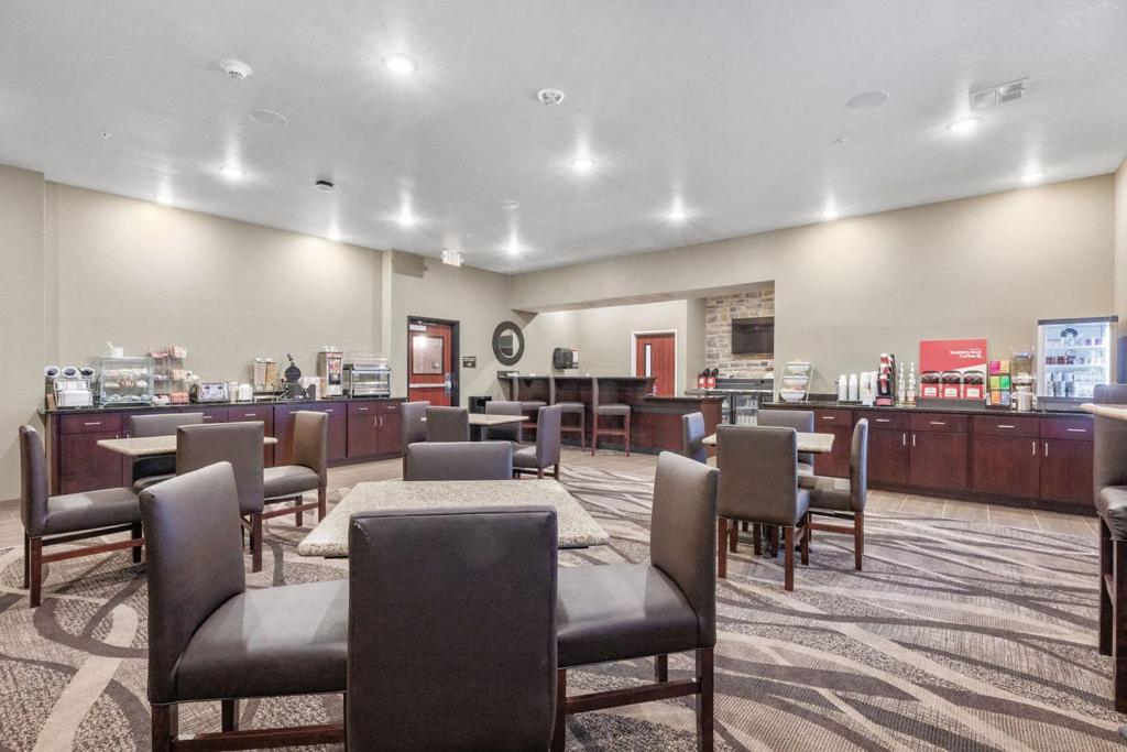 Cobblestone Hotel & Suites - Mosinee photo 5