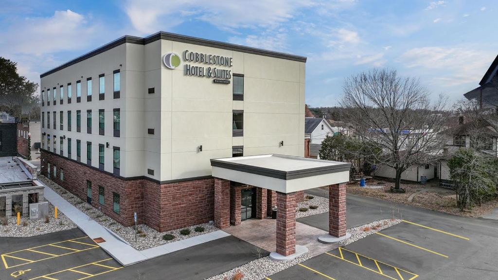 Cobblestone Hotel & Suites - Mosinee photo 21