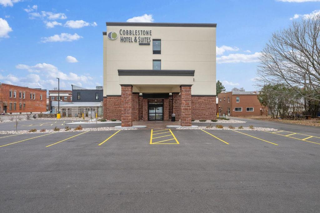 Cobblestone Hotel & Suites - Mosinee photo 27