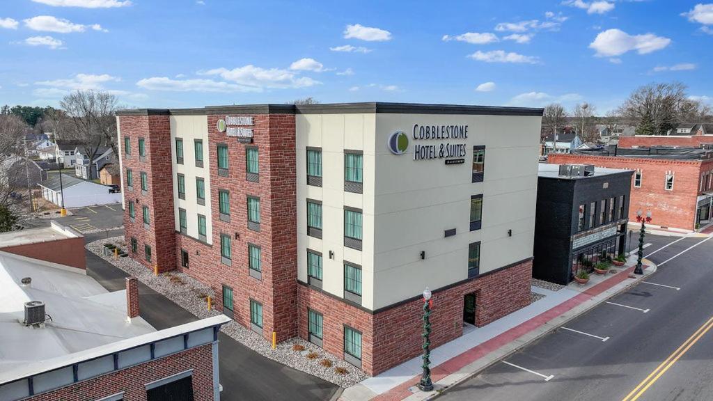 Cobblestone Hotel & Suites - Mosinee photo 22