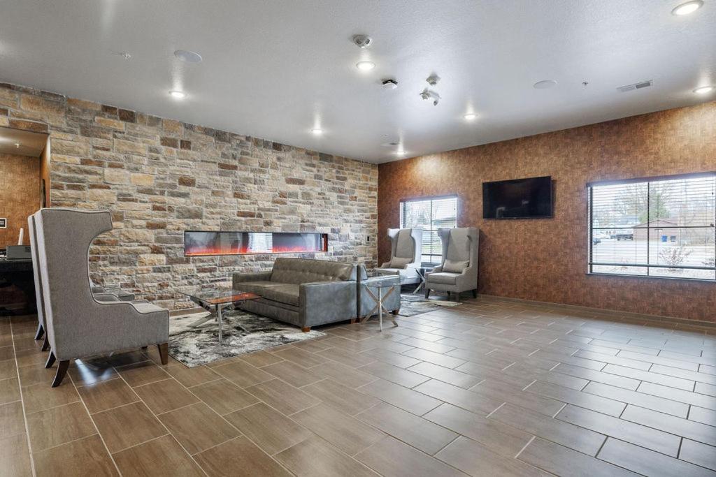 Cobblestone Hotel & Suites - Mosinee photo 36