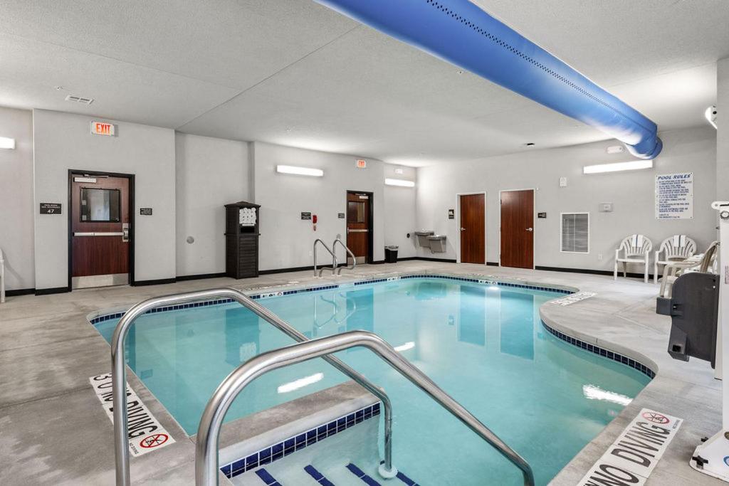 Cobblestone Hotel & Suites - Mosinee photo 39